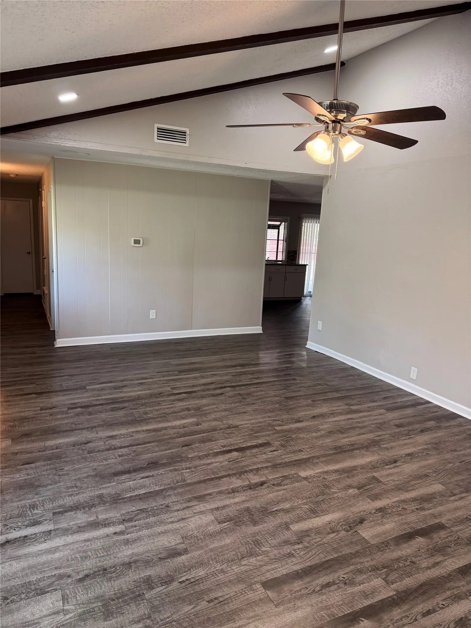 Single Family Residence For Rent in Denton County , 1262 Valencia Lane, Lewisville, Texas 75067, 3 Bedroom, 2 Bathroom, 2 Garage spaces, 1,472 Sqft, built in 1971, mls#21395191, Real Estate Agent in Lewisville, Homes For Rent in Denton county, Homes For Rent in Lewisville, Realtor in Lewisville Texas, Real Estate Brokerage Independent Realty Texas, Luminita Cordes Realtor