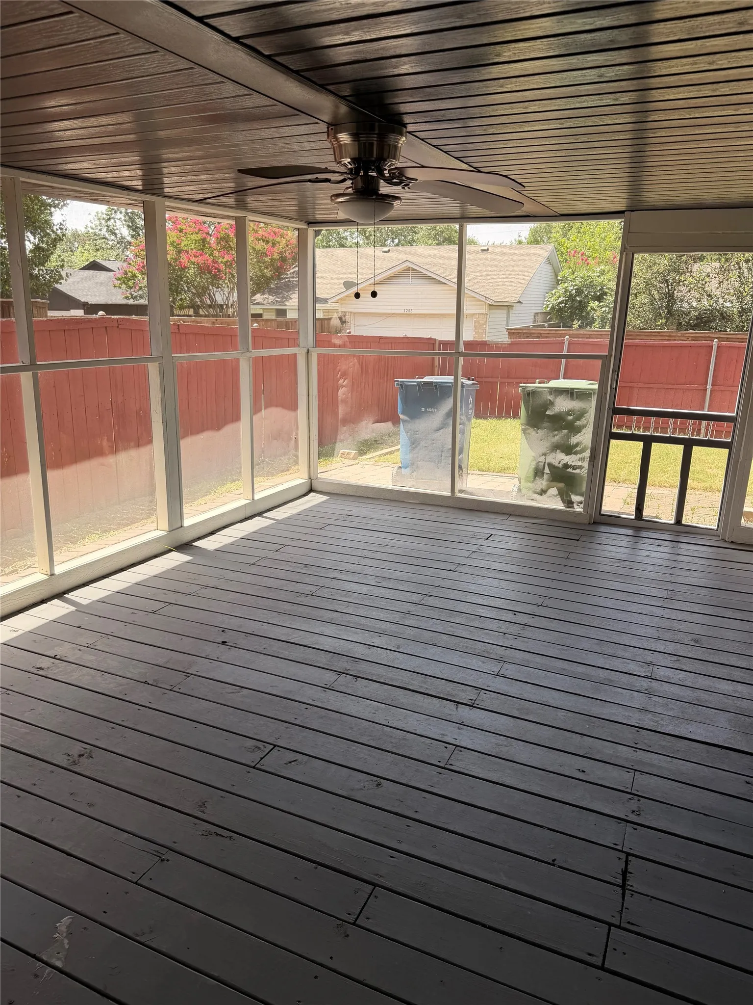 Single Family Residence For Rent in Denton County , 1262 Valencia Lane, Lewisville, Texas 75067, 3 Bedroom, 2 Bathroom, 2 Garage spaces, 1,472 Sqft, built in 1971, mls#21395191, Real Estate Agent in Lewisville, Homes For Rent in Denton county, Homes For Rent in Lewisville, Realtor in Lewisville Texas, Real Estate Brokerage Independent Realty Texas, Luminita Cordes Realtor