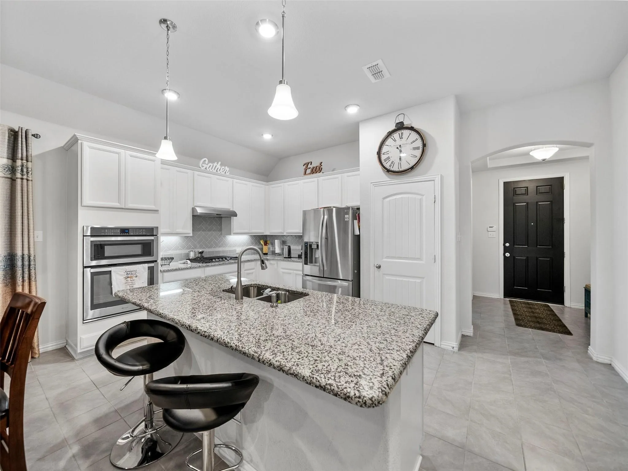Single Family Residence For Rent in Collin County , 3017 Spring Creek Trail, Celina, Texas 75078, 3 Bedroom, 2 Bathroom, 2 Garage spaces, 1,916 Sqft, built in 2017, mls#21395194, Real Estate Agent in Celina, Homes For Rent in Collin county, Homes For Rent in Celina, Realtor in Celina Texas, Real Estate Brokerage Independent Realty Texas, Luminita Cordes Realtor