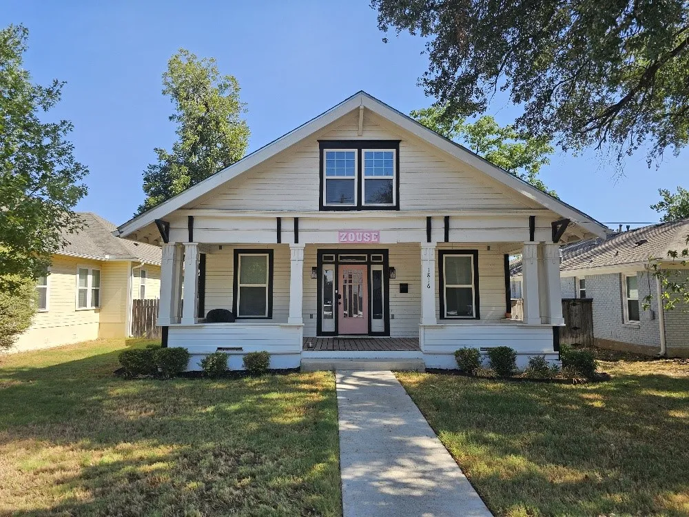 Single Family Residence For Sale in Mc Lennan County , 1816 S 5th Street, Waco, Texas 76706, 5 Bedroom, 6 Bathroom, Garage spaces, 2,205 Sqft, built in 1915, mls#21395182, Real Estate Agent in Waco, Homes For Sale in Mc Lennan county, Homes For Sale in Waco, Realtor in Waco Texas, Real Estate Brokerage Independent Realty Texas, Luminita Cordes Realtor