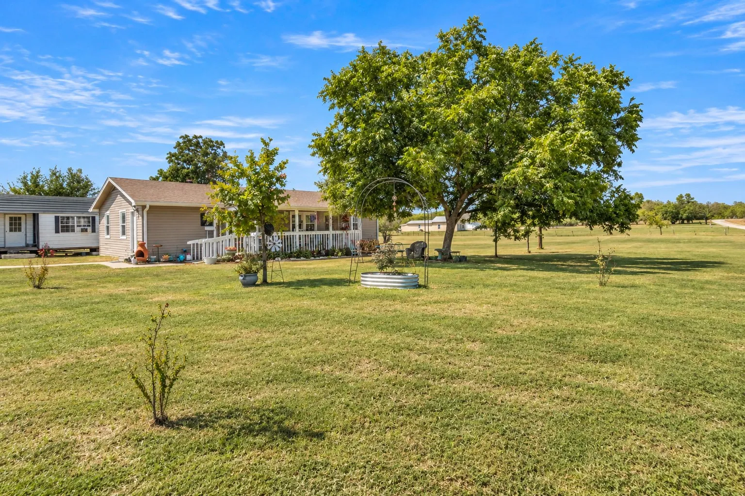 Single Family Residence For Sale in Hunt County , 4907 Duran Drive, Royse City, Texas 75189, 3 Bedroom, 2 Bathroom, 3 Garage spaces, 1,404 Sqft, built in 2001, mls#21394639, Real Estate Agent in Royse City, Homes For Sale in Hunt county, Homes For Sale in Royse City, Realtor in Royse City Texas, Real Estate Brokerage Independent Realty Texas, Luminita Cordes Realtor