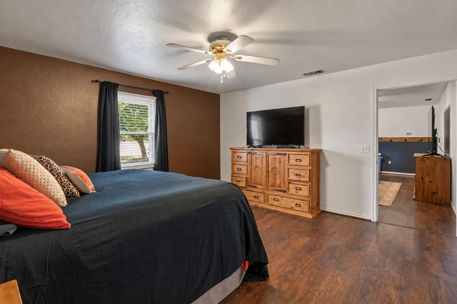 Single Family Residence For Sale in Hunt County , 4907 Duran Drive, Royse City, Texas 75189, 3 Bedroom, 2 Bathroom, 3 Garage spaces, 1,404 Sqft, built in 2001, mls#21394639, Real Estate Agent in Royse City, Homes For Sale in Hunt county, Homes For Sale in Royse City, Realtor in Royse City Texas, Real Estate Brokerage Independent Realty Texas, Luminita Cordes Realtor