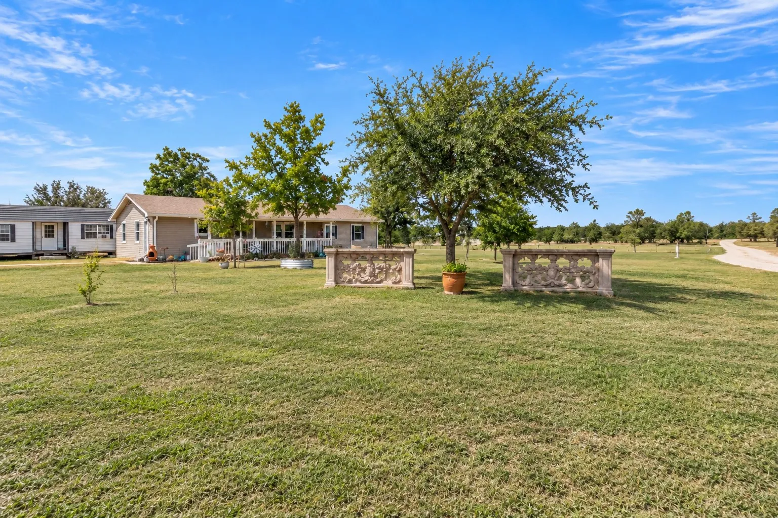 Single Family Residence For Sale in Hunt County , 4907 Duran Drive, Royse City, Texas 75189, 3 Bedroom, 2 Bathroom, 3 Garage spaces, 1,404 Sqft, built in 2001, mls#21394639, Real Estate Agent in Royse City, Homes For Sale in Hunt county, Homes For Sale in Royse City, Realtor in Royse City Texas, Real Estate Brokerage Independent Realty Texas, Luminita Cordes Realtor
