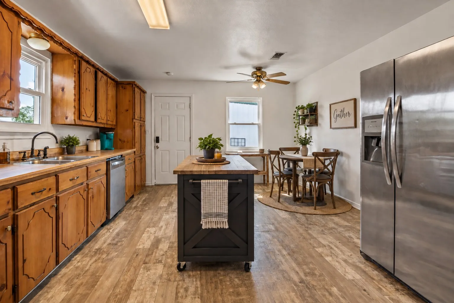 Single Family Residence For Sale in Hunt County , 4907 Duran Drive, Royse City, Texas 75189, 3 Bedroom, 2 Bathroom, 3 Garage spaces, 1,404 Sqft, built in 2001, mls#21394639, Real Estate Agent in Royse City, Homes For Sale in Hunt county, Homes For Sale in Royse City, Realtor in Royse City Texas, Real Estate Brokerage Independent Realty Texas, Luminita Cordes Realtor