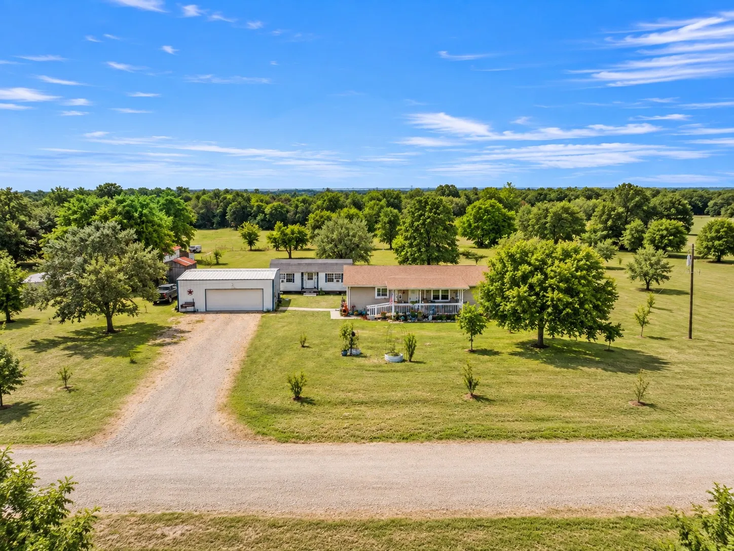 Single Family Residence For Sale in Hunt County , 4907 Duran Drive, Royse City, Texas 75189, 3 Bedroom, 2 Bathroom, 3 Garage spaces, 1,404 Sqft, built in 2001, mls#21394639, Real Estate Agent in Royse City, Homes For Sale in Hunt county, Homes For Sale in Royse City, Realtor in Royse City Texas, Real Estate Brokerage Independent Realty Texas, Luminita Cordes Realtor