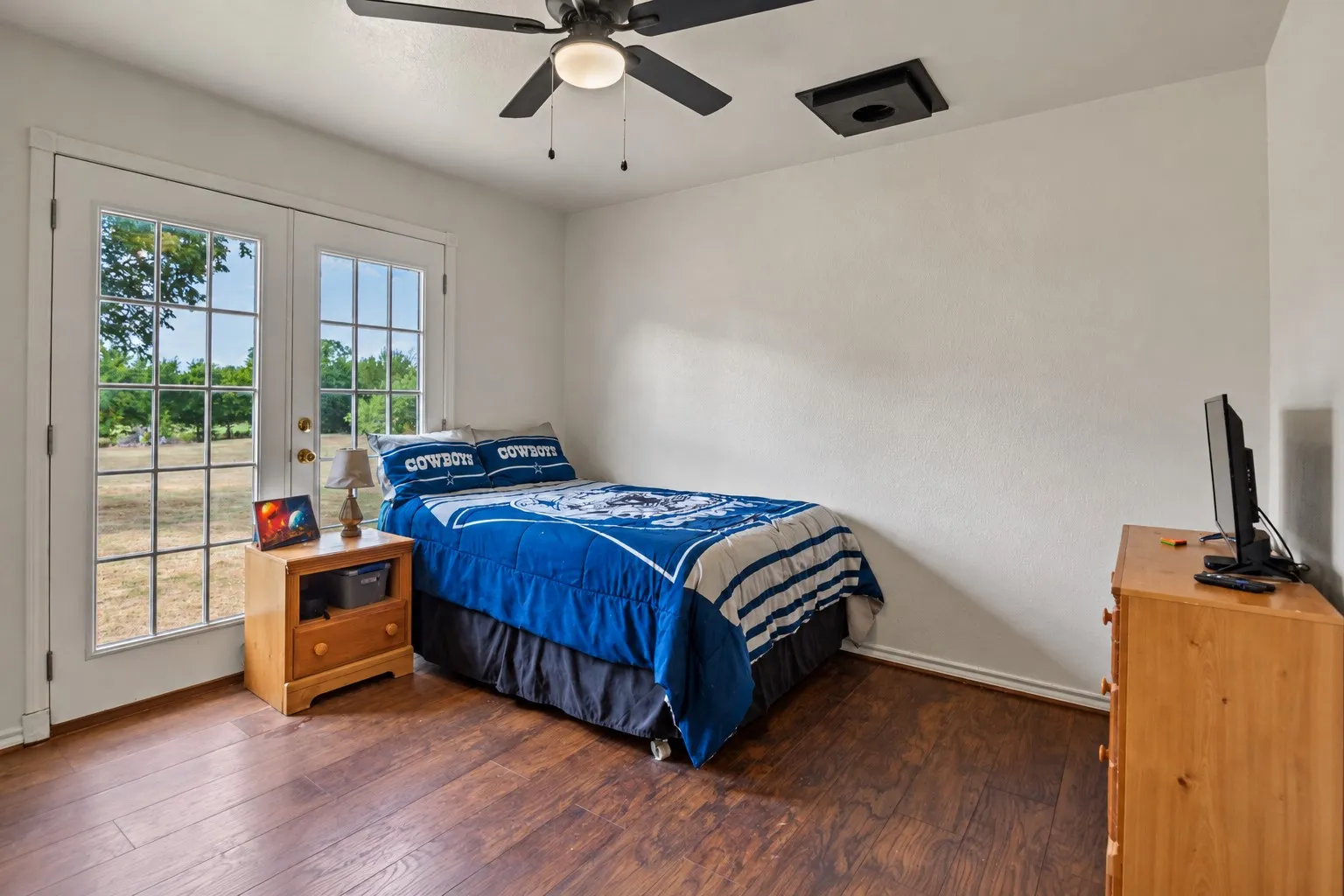 Single Family Residence For Sale in Hunt County , 4907 Duran Drive, Royse City, Texas 75189, 3 Bedroom, 2 Bathroom, 3 Garage spaces, 1,404 Sqft, built in 2001, mls#21394639, Real Estate Agent in Royse City, Homes For Sale in Hunt county, Homes For Sale in Royse City, Realtor in Royse City Texas, Real Estate Brokerage Independent Realty Texas, Luminita Cordes Realtor
