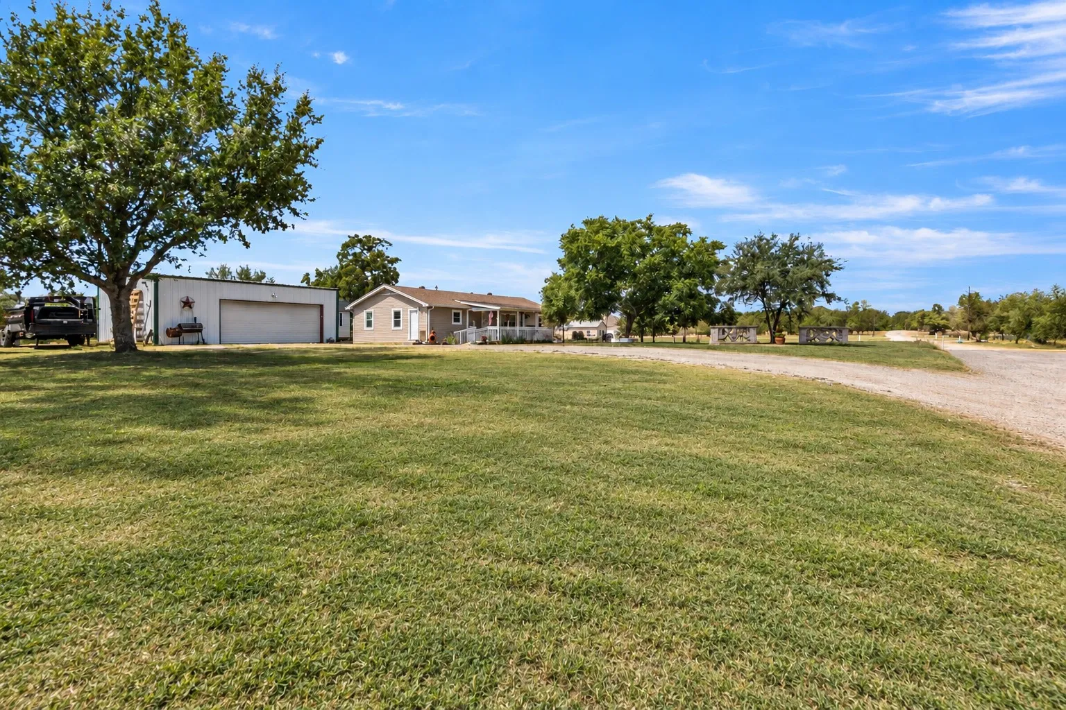 Single Family Residence For Sale in Hunt County , 4907 Duran Drive, Royse City, Texas 75189, 3 Bedroom, 2 Bathroom, 3 Garage spaces, 1,404 Sqft, built in 2001, mls#21394639, Real Estate Agent in Royse City, Homes For Sale in Hunt county, Homes For Sale in Royse City, Realtor in Royse City Texas, Real Estate Brokerage Independent Realty Texas, Luminita Cordes Realtor