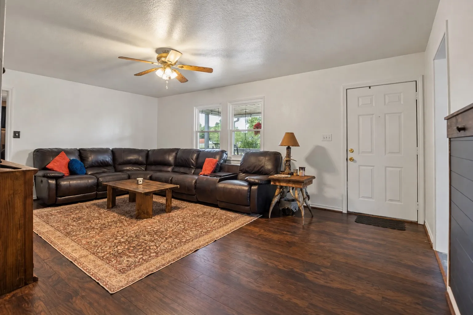 Single Family Residence For Sale in Hunt County , 4907 Duran Drive, Royse City, Texas 75189, 3 Bedroom, 2 Bathroom, 3 Garage spaces, 1,404 Sqft, built in 2001, mls#21394639, Real Estate Agent in Royse City, Homes For Sale in Hunt county, Homes For Sale in Royse City, Realtor in Royse City Texas, Real Estate Brokerage Independent Realty Texas, Luminita Cordes Realtor