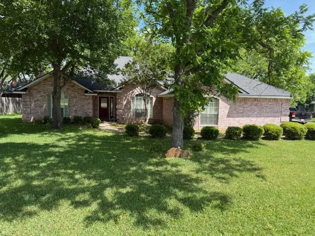 Single Family Residence For Rent in Hood County , 9009 Pleasant Hill Drive, Granbury, Texas 76049, 3 Bedroom, 3 Bathroom, 3 Garage spaces, 2,169 Sqft, built in 1993, mls#21395168, Real Estate Agent in Granbury, Homes For Rent in Hood county, Homes For Rent in Granbury, Realtor in Granbury Texas, Real Estate Brokerage Independent Realty Texas, Luminita Cordes Realtor
