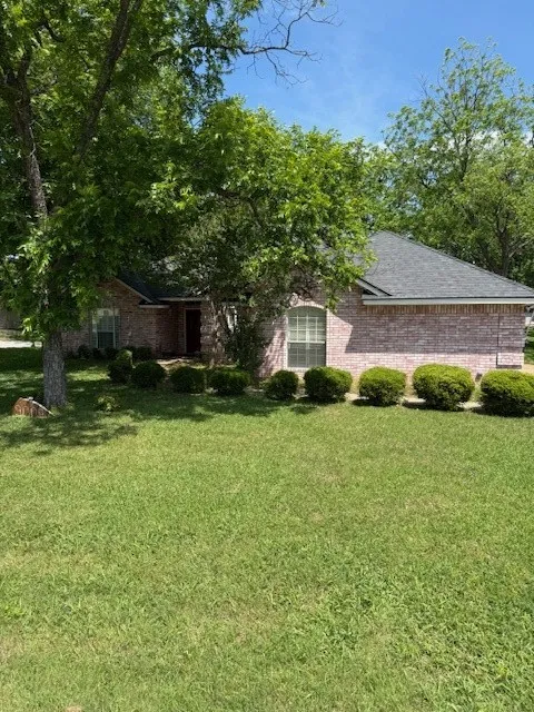 Single Family Residence For Rent in Hood County , 9009 Pleasant Hill Drive, Granbury, Texas 76049, 3 Bedroom, 3 Bathroom, 3 Garage spaces, 2,169 Sqft, built in 1993, mls#21395168, Real Estate Agent in Granbury, Homes For Rent in Hood county, Homes For Rent in Granbury, Realtor in Granbury Texas, Real Estate Brokerage Independent Realty Texas, Luminita Cordes Realtor