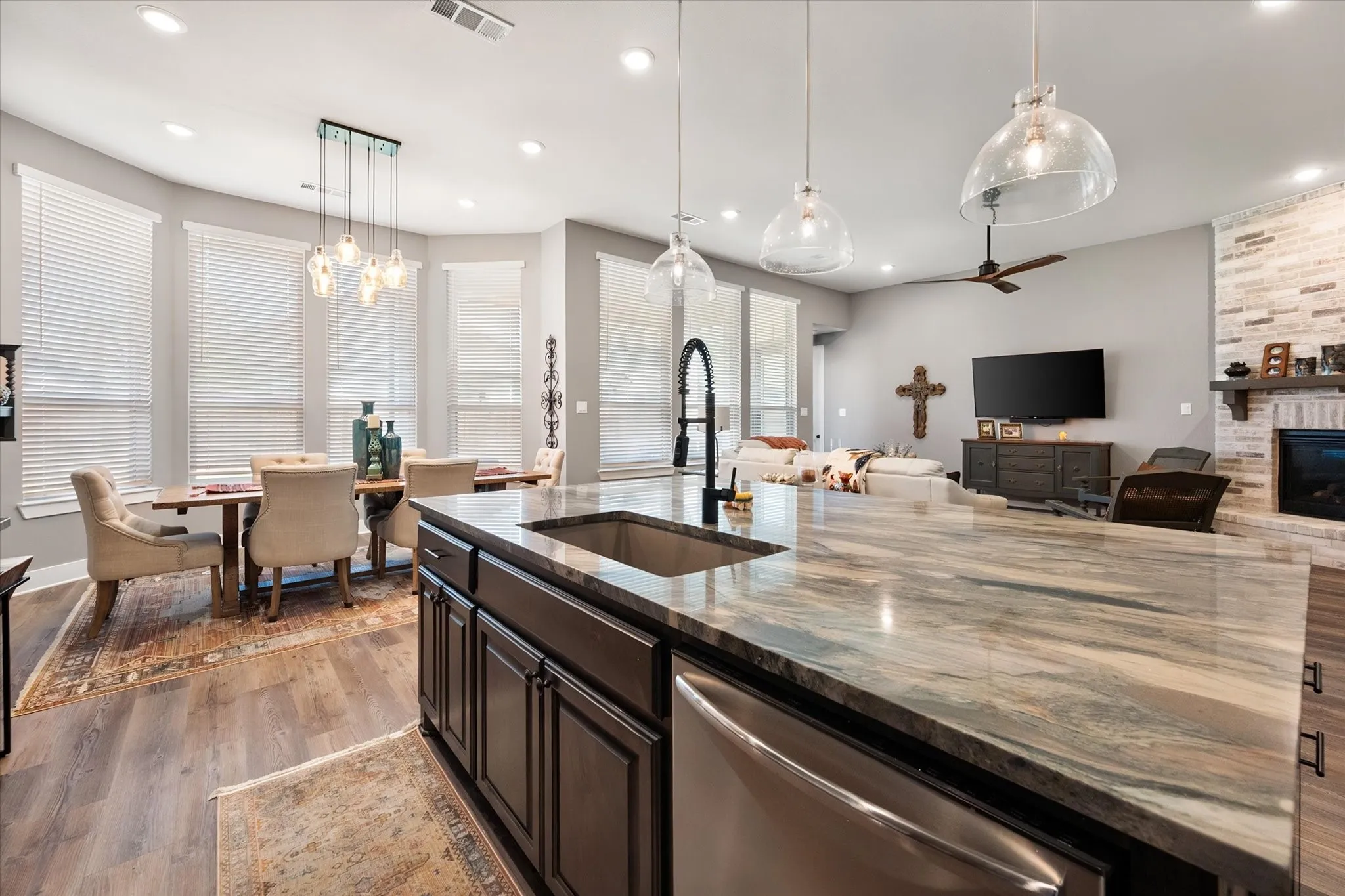 Single Family Residence For Sale in Ellis County , 437 Lost Creek Trail, Waxahachie, Texas 75165, 4 Bedroom, 4 Bathroom, 3 Garage spaces, 2,822 Sqft, built in 2023, mls#21395186, Real Estate Agent in Waxahachie, Homes For Sale in Ellis county, Homes For Sale in Waxahachie, Realtor in Waxahachie Texas, Real Estate Brokerage Independent Realty Texas, Luminita Cordes Realtor