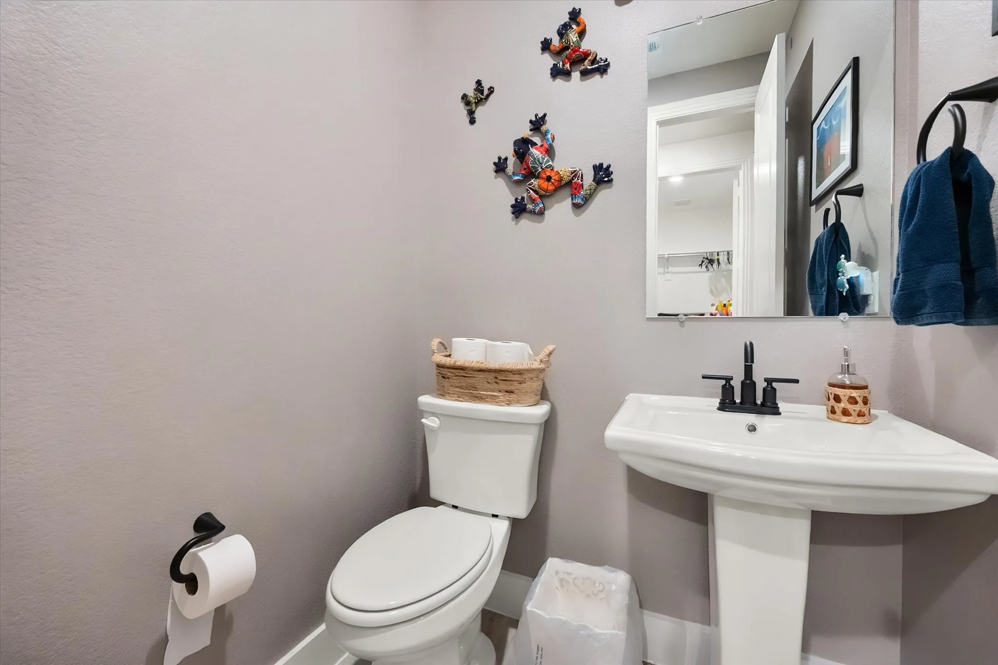 Single Family Residence For Sale in Ellis County , 437 Lost Creek Trail, Waxahachie, Texas 75165, 4 Bedroom, 4 Bathroom, 3 Garage spaces, 2,822 Sqft, built in 2023, mls#21395186, Real Estate Agent in Waxahachie, Homes For Sale in Ellis county, Homes For Sale in Waxahachie, Realtor in Waxahachie Texas, Real Estate Brokerage Independent Realty Texas, Luminita Cordes Realtor