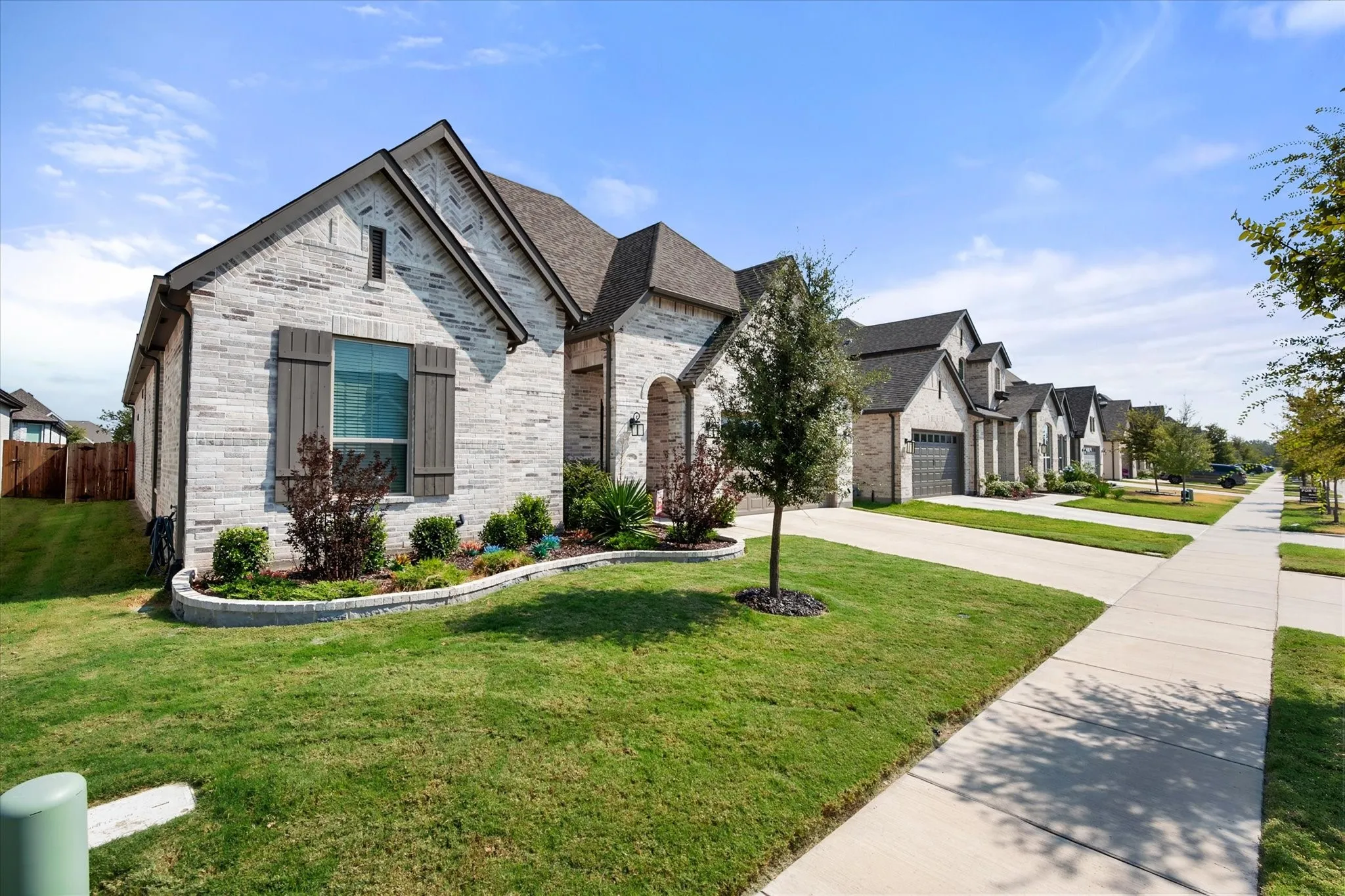 Single Family Residence For Sale in Ellis County , 437 Lost Creek Trail, Waxahachie, Texas 75165, 4 Bedroom, 4 Bathroom, 3 Garage spaces, 2,822 Sqft, built in 2023, mls#21395186, Real Estate Agent in Waxahachie, Homes For Sale in Ellis county, Homes For Sale in Waxahachie, Realtor in Waxahachie Texas, Real Estate Brokerage Independent Realty Texas, Luminita Cordes Realtor