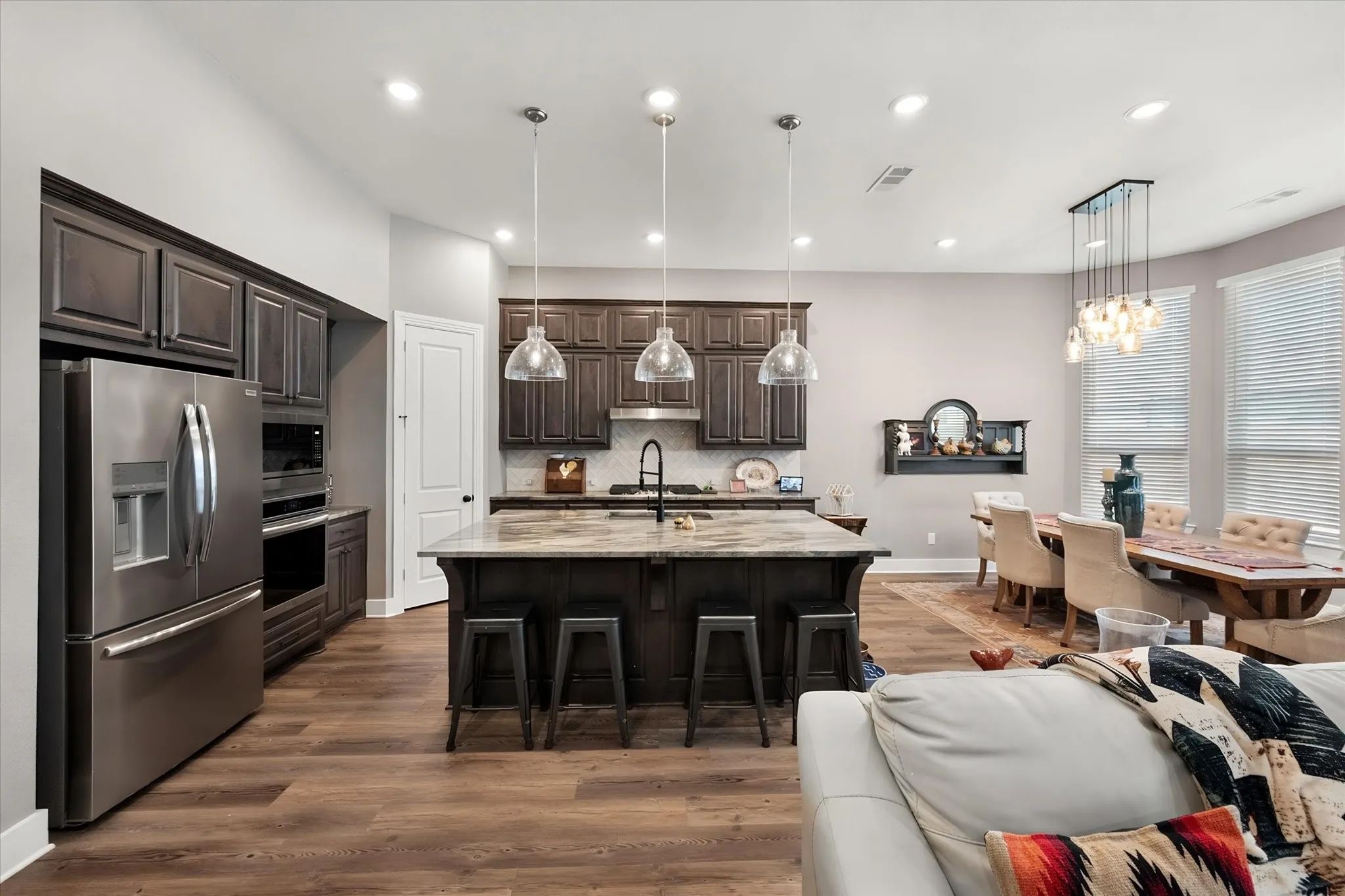 Single Family Residence For Sale in Ellis County , 437 Lost Creek Trail, Waxahachie, Texas 75165, 4 Bedroom, 4 Bathroom, 3 Garage spaces, 2,822 Sqft, built in 2023, mls#21395186, Real Estate Agent in Waxahachie, Homes For Sale in Ellis county, Homes For Sale in Waxahachie, Realtor in Waxahachie Texas, Real Estate Brokerage Independent Realty Texas, Luminita Cordes Realtor