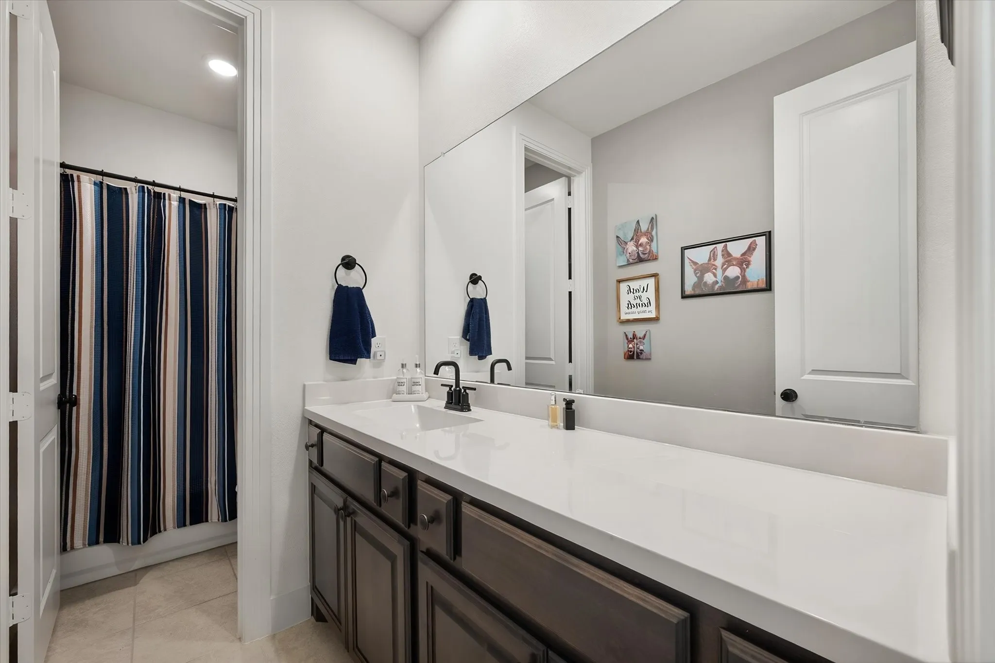 Single Family Residence For Sale in Ellis County , 437 Lost Creek Trail, Waxahachie, Texas 75165, 4 Bedroom, 4 Bathroom, 3 Garage spaces, 2,822 Sqft, built in 2023, mls#21395186, Real Estate Agent in Waxahachie, Homes For Sale in Ellis county, Homes For Sale in Waxahachie, Realtor in Waxahachie Texas, Real Estate Brokerage Independent Realty Texas, Luminita Cordes Realtor