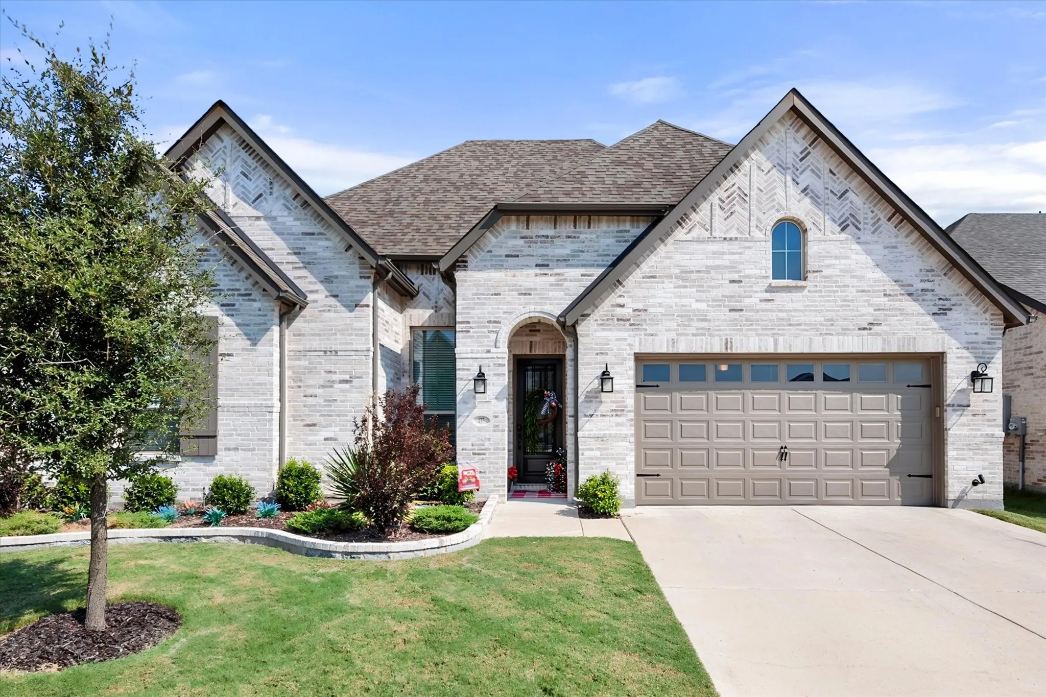 Single Family Residence For Sale in Ellis County , 437 Lost Creek Trail, Waxahachie, Texas 75165, 4 Bedroom, 4 Bathroom, 3 Garage spaces, 2,822 Sqft, built in 2023, mls#21395186, Real Estate Agent in Waxahachie, Homes For Sale in Ellis county, Homes For Sale in Waxahachie, Realtor in Waxahachie Texas, Real Estate Brokerage Independent Realty Texas, Luminita Cordes Realtor