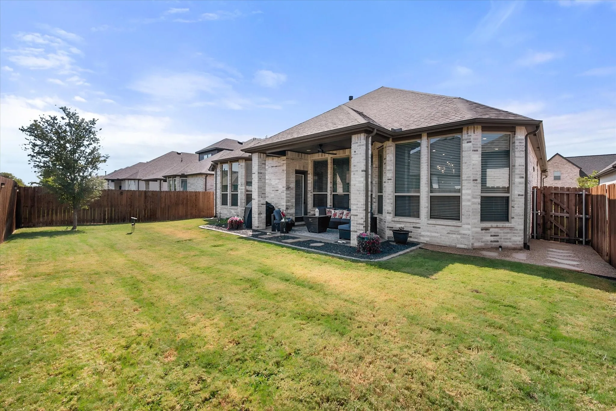 Single Family Residence For Sale in Ellis County , 437 Lost Creek Trail, Waxahachie, Texas 75165, 4 Bedroom, 4 Bathroom, 3 Garage spaces, 2,822 Sqft, built in 2023, mls#21395186, Real Estate Agent in Waxahachie, Homes For Sale in Ellis county, Homes For Sale in Waxahachie, Realtor in Waxahachie Texas, Real Estate Brokerage Independent Realty Texas, Luminita Cordes Realtor