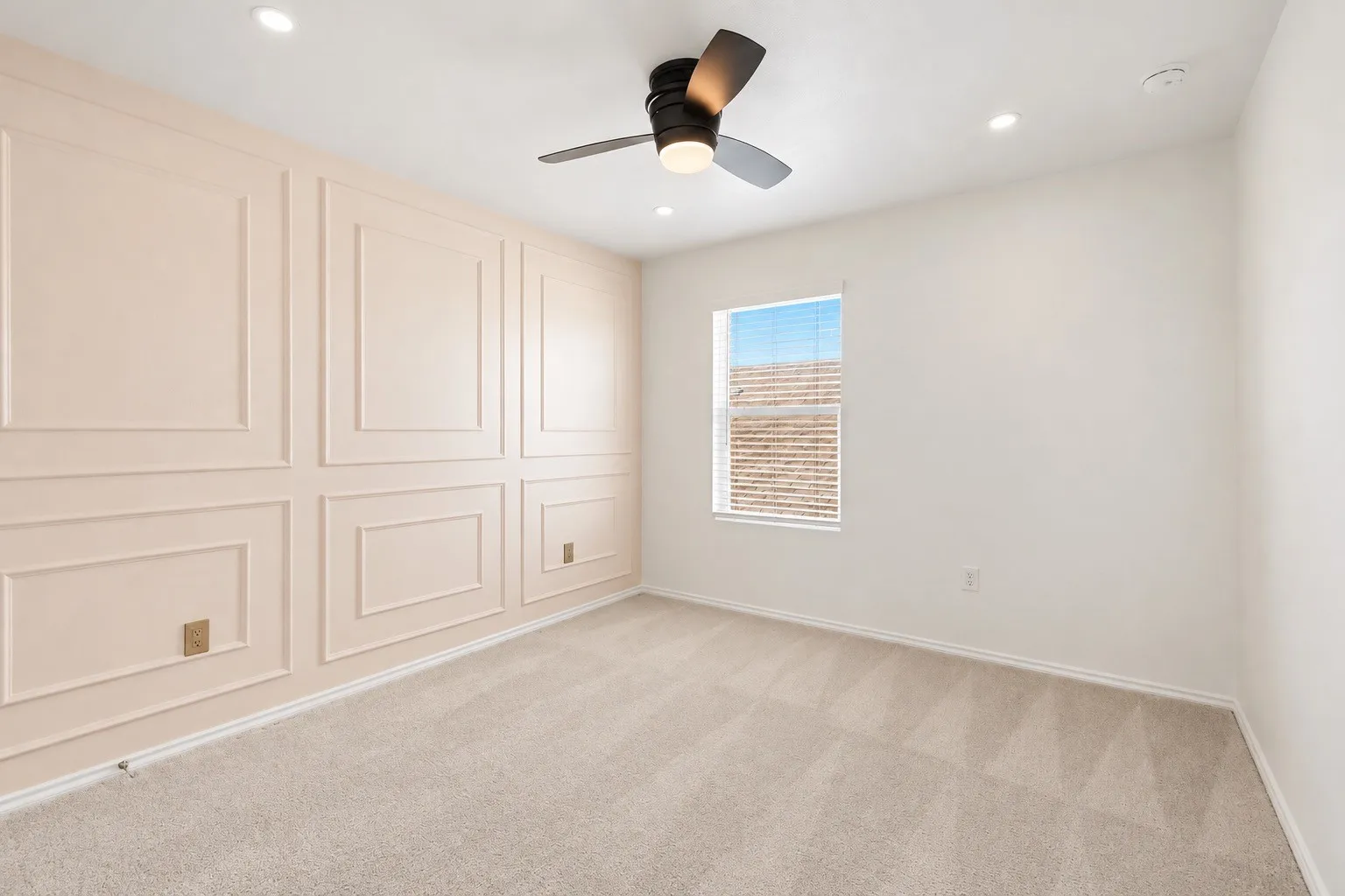 Single Family Residence For Sale in Denton County , 2220 Village Creek Lane, Denton, Texas 76208, 4 Bedroom, 3 Bathroom, 2 Garage spaces, 2,509 Sqft, built in 2023, mls#21394292, Real Estate Agent in Denton, Homes For Sale in Denton county, Homes For Sale in Denton, Realtor in Denton Texas, Real Estate Brokerage Independent Realty Texas, Luminita Cordes Realtor