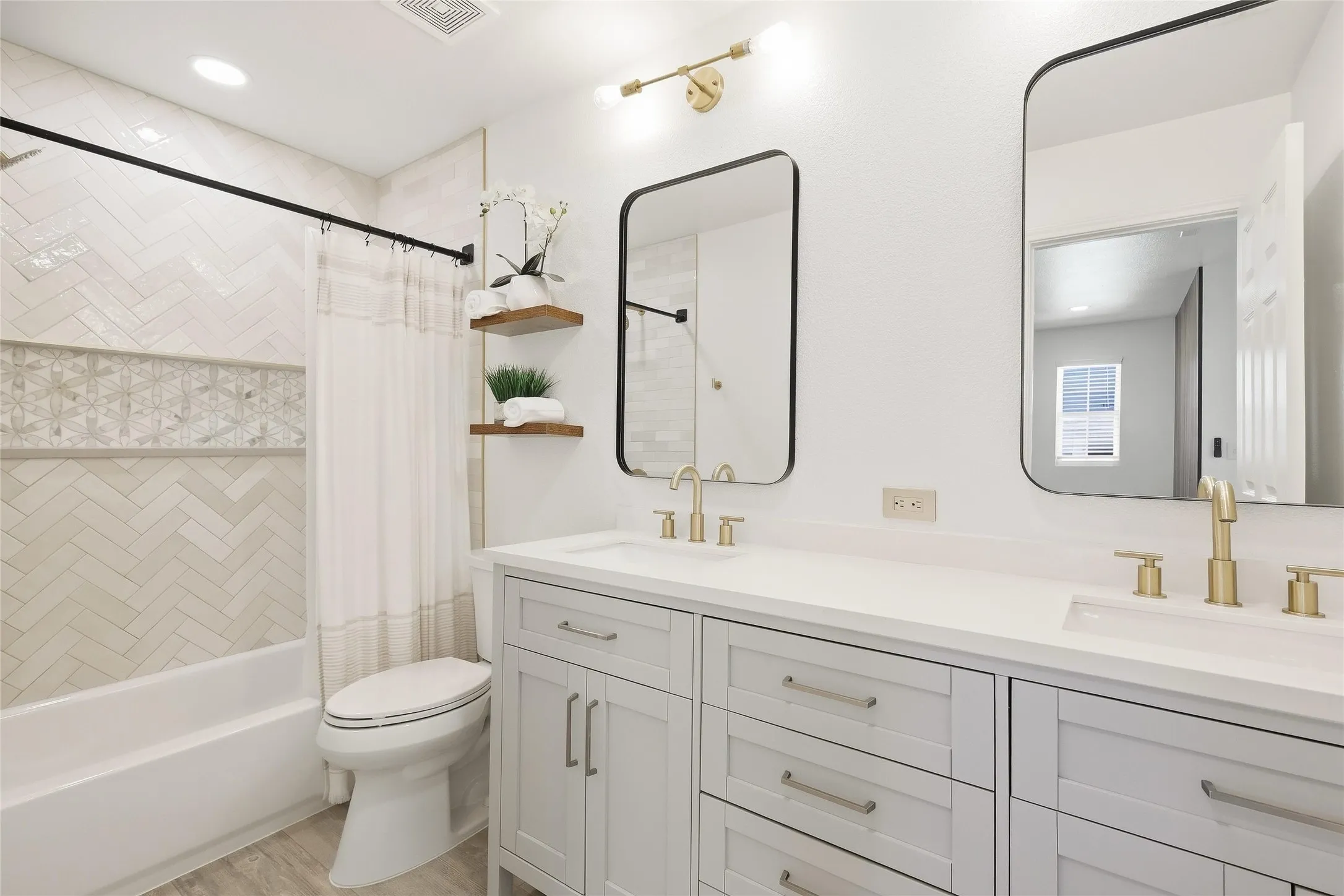 Single Family Residence For Sale in Denton County , 2220 Village Creek Lane, Denton, Texas 76208, 4 Bedroom, 3 Bathroom, 2 Garage spaces, 2,509 Sqft, built in 2023, mls#21394292, Real Estate Agent in Denton, Homes For Sale in Denton county, Homes For Sale in Denton, Realtor in Denton Texas, Real Estate Brokerage Independent Realty Texas, Luminita Cordes Realtor
