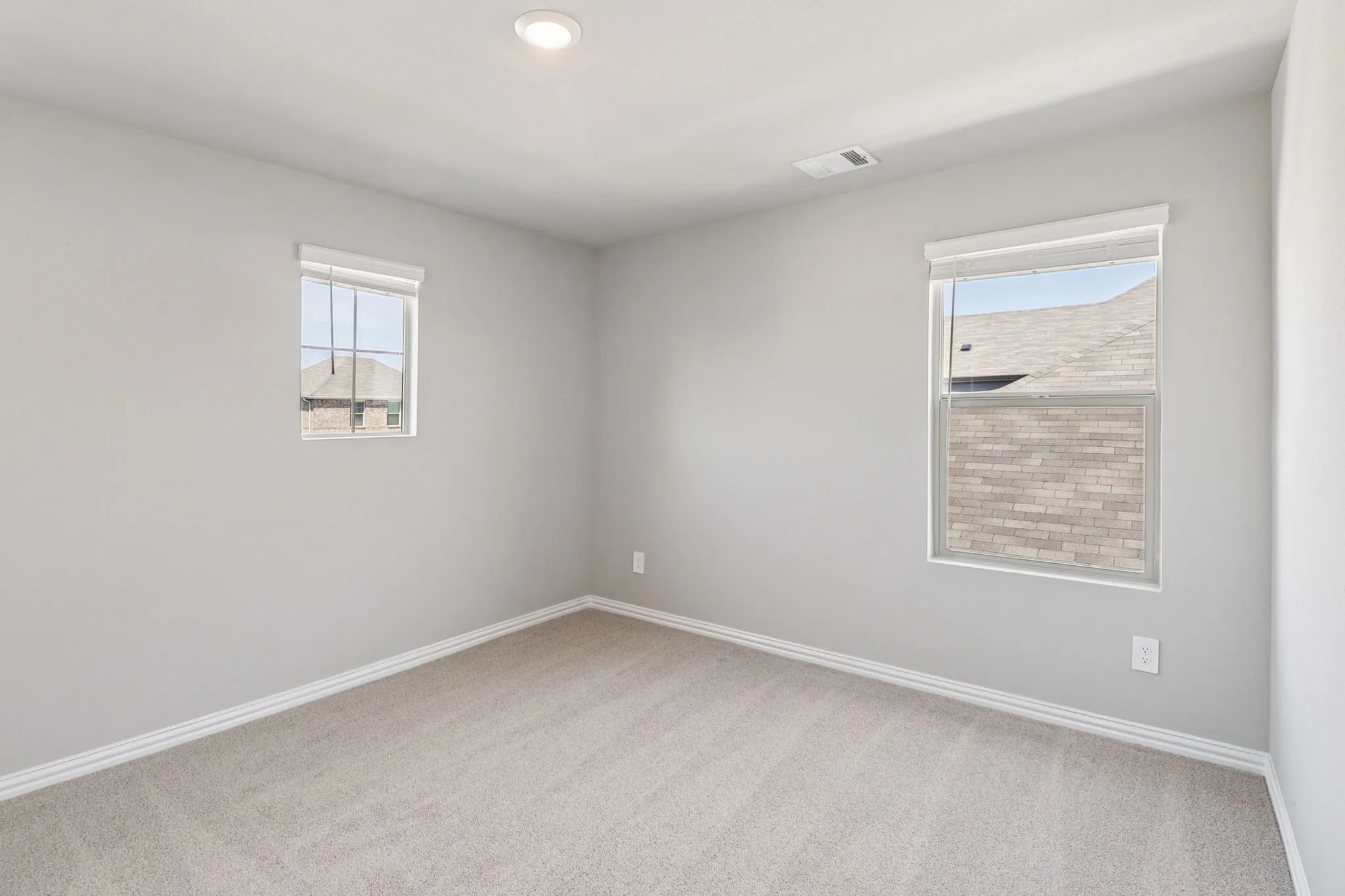  Photo is not of the actual home, but is an inspirational photo of builder’s model home and may depict options, furnishings, and/or decorator features that are not included.
