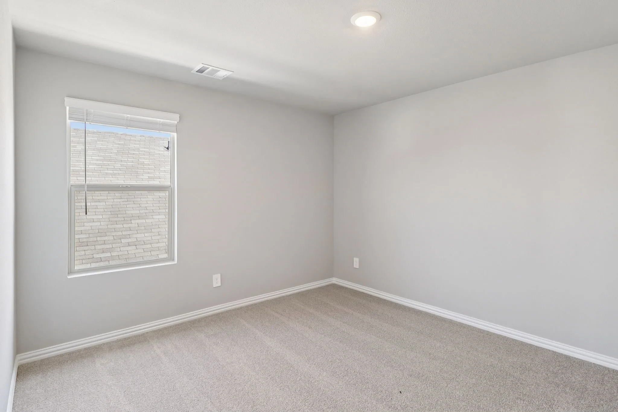  Photo is not of the actual home, but is an inspirational photo of builder’s model home and may depict options, furnishings, and/or decorator features that are not included.
