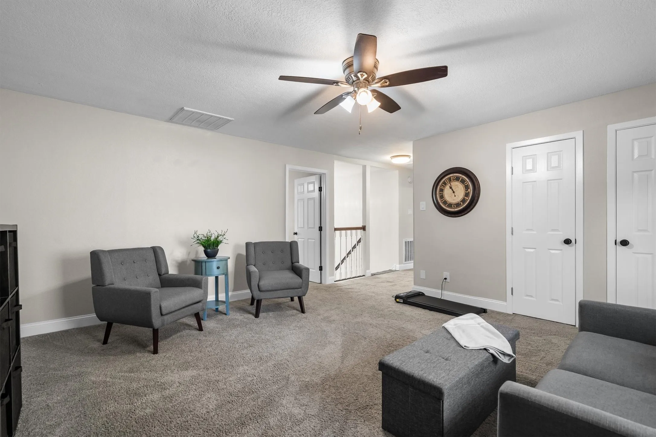 Single Family Residence For Sale in Denton County , 8912 S Hickory Road, Krum, Texas 76249, 4 Bedroom, 2 Bathroom, Garage spaces, 2,467 Sqft, built in 1996, mls#21388075, Real Estate Agent in Krum, Homes For Sale in Denton county, Homes For Sale in Krum, Realtor in Krum Texas, Real Estate Brokerage Independent Realty Texas, Luminita Cordes Realtor