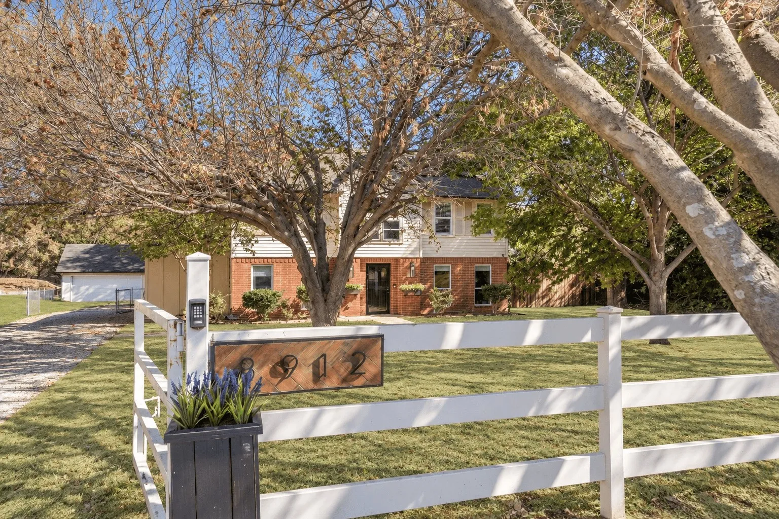 Single Family Residence For Sale