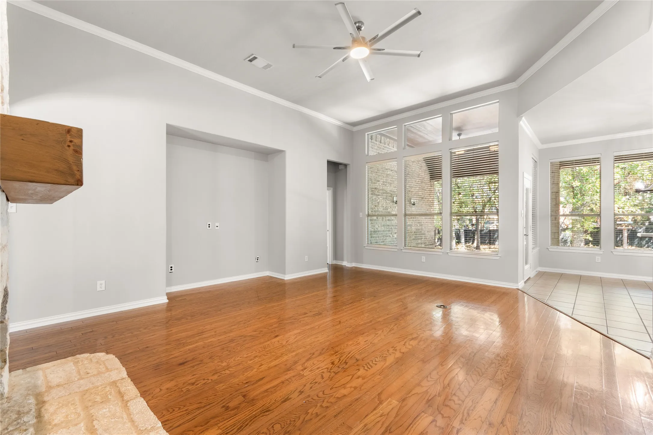 Single Family Residence For Rent in Tarrant County , 12416 Water Oak Drive, Fort Worth, Texas 76244, 4 Bedroom, 3 Bathroom, 3 Garage spaces, 2,846 Sqft, built in 2003, mls#21395208, Real Estate Agent in Fort Worth, Homes For Rent in Tarrant county, Homes For Rent in Fort Worth, Realtor in Fort Worth Texas, Real Estate Brokerage Independent Realty Texas, Luminita Cordes Realtor