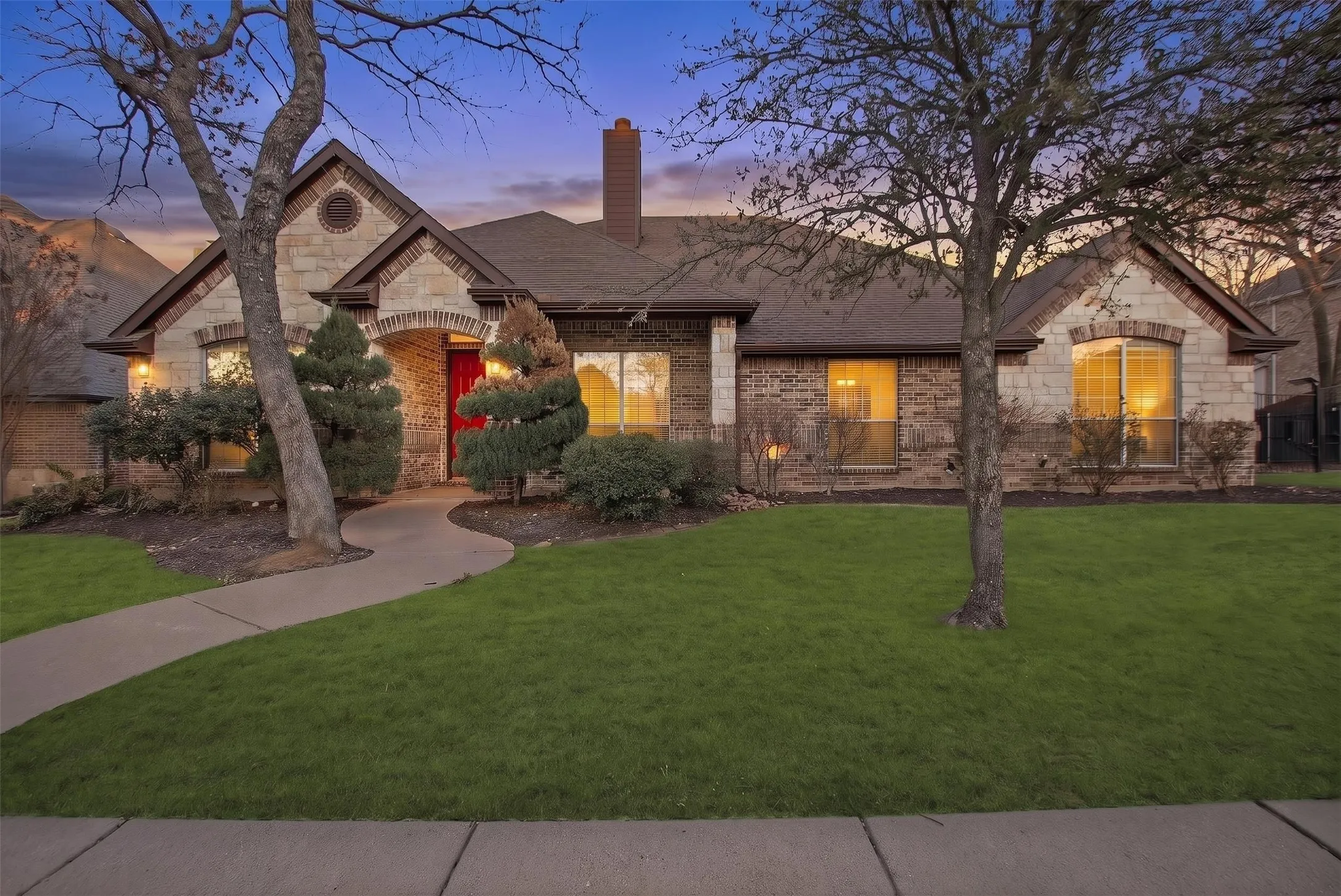 Single Family Residence For Rent in Tarrant County , 12416 Water Oak Drive, Fort Worth, Texas 76244, 4 Bedroom, 3 Bathroom, 3 Garage spaces, 2,846 Sqft, built in 2003, mls#21395208, Real Estate Agent in Fort Worth, Homes For Rent in Tarrant county, Homes For Rent in Fort Worth, Realtor in Fort Worth Texas, Real Estate Brokerage Independent Realty Texas, Luminita Cordes Realtor