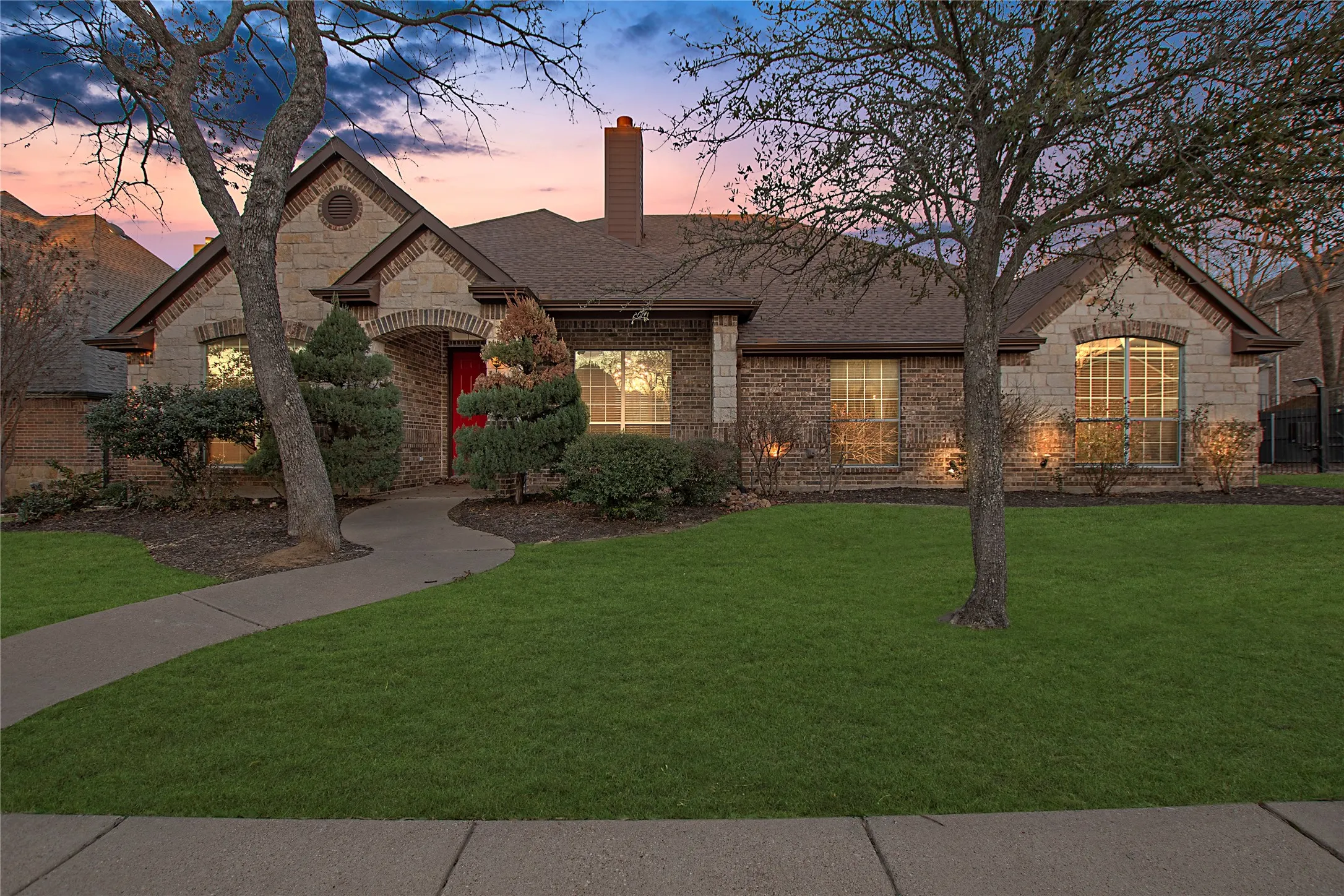 Single Family Residence For Rent in Tarrant County , 12416 Water Oak Drive, Fort Worth, Texas 76244, 4 Bedroom, 3 Bathroom, 3 Garage spaces, 2,846 Sqft, built in 2003, mls#21395208, Real Estate Agent in Fort Worth, Homes For Rent in Tarrant county, Homes For Rent in Fort Worth, Realtor in Fort Worth Texas, Real Estate Brokerage Independent Realty Texas, Luminita Cordes Realtor