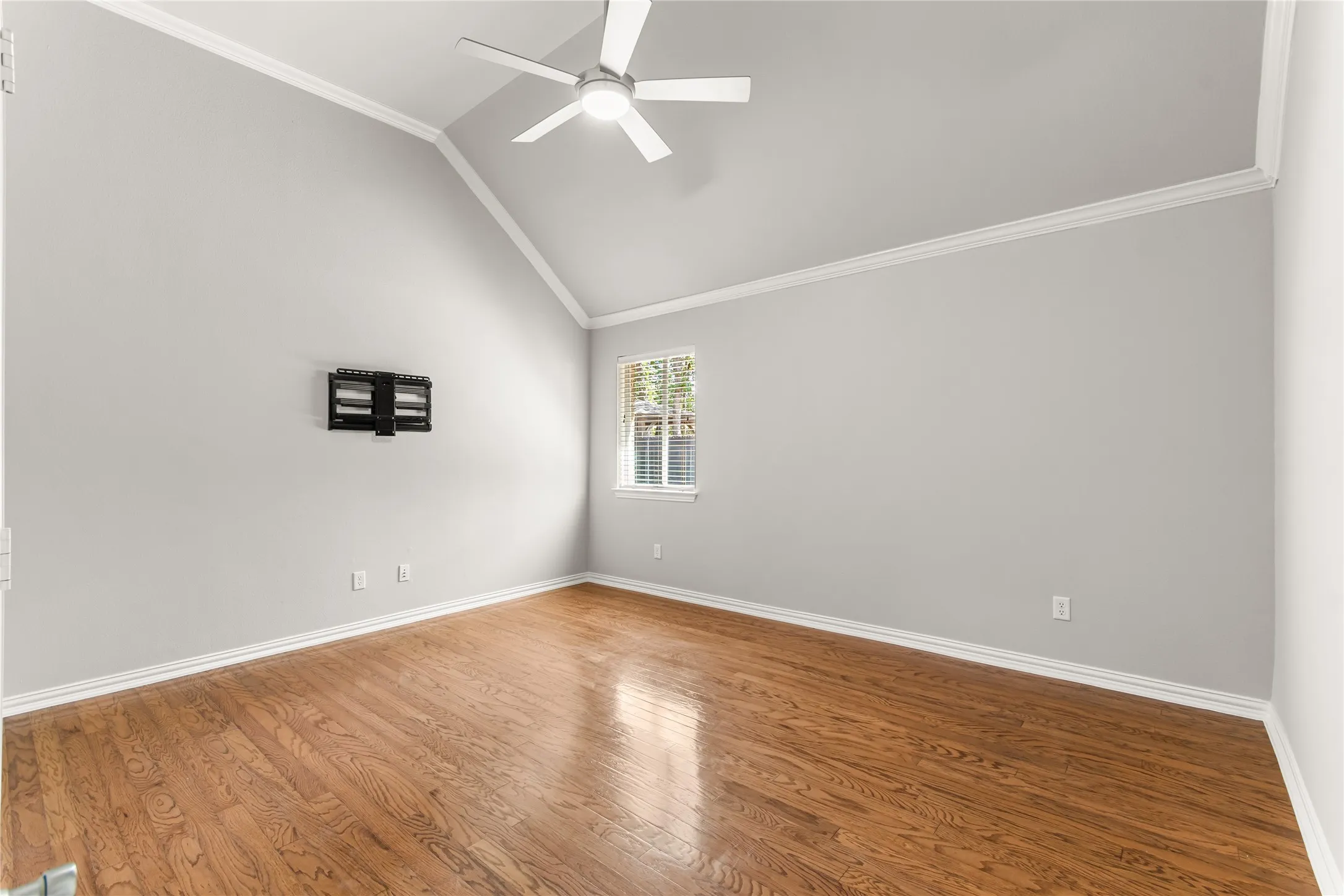 Single Family Residence For Rent in Tarrant County , 12416 Water Oak Drive, Fort Worth, Texas 76244, 4 Bedroom, 3 Bathroom, 3 Garage spaces, 2,846 Sqft, built in 2003, mls#21395208, Real Estate Agent in Fort Worth, Homes For Rent in Tarrant county, Homes For Rent in Fort Worth, Realtor in Fort Worth Texas, Real Estate Brokerage Independent Realty Texas, Luminita Cordes Realtor