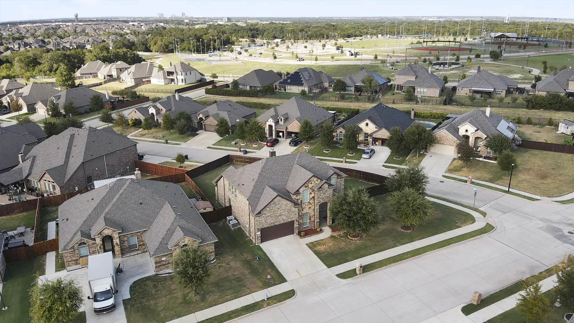 Single Family Residence For Sale in Ellis County , 425 Rossville Drive, Midlothian, Texas 76065, 4 Bedroom, 4 Bathroom, 2 Garage spaces, 3,205 Sqft, built in 2017, mls#21387187, Real Estate Agent in Midlothian, Homes For Sale in Ellis county, Homes For Sale in Midlothian, Realtor in Midlothian Texas, Real Estate Brokerage Independent Realty Texas, Luminita Cordes Realtor