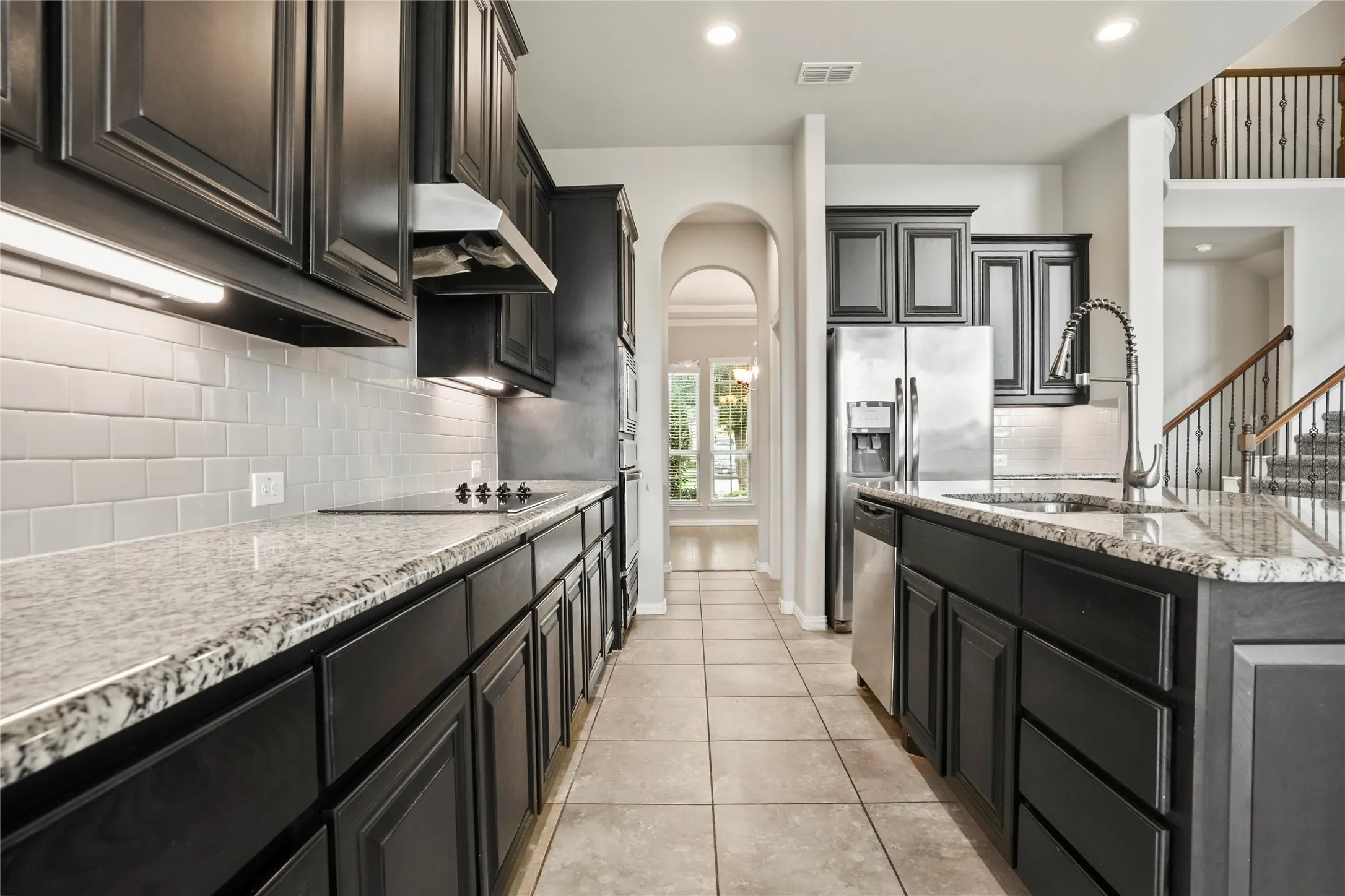 Single Family Residence For Sale in Ellis County , 425 Rossville Drive, Midlothian, Texas 76065, 4 Bedroom, 4 Bathroom, 2 Garage spaces, 3,205 Sqft, built in 2017, mls#21387187, Real Estate Agent in Midlothian, Homes For Sale in Ellis county, Homes For Sale in Midlothian, Realtor in Midlothian Texas, Real Estate Brokerage Independent Realty Texas, Luminita Cordes Realtor