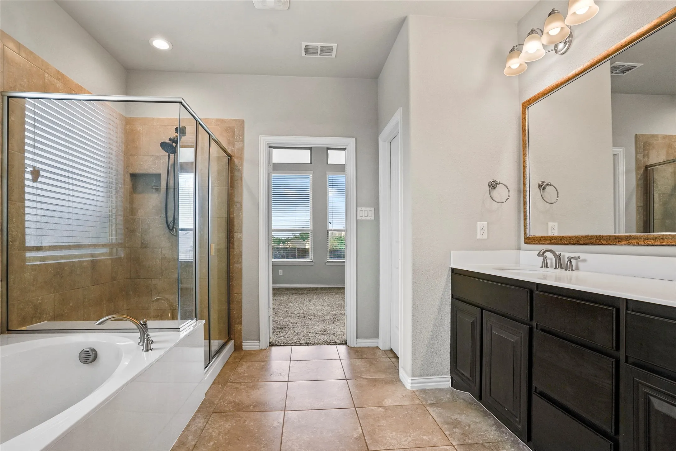 Single Family Residence For Sale in Ellis County , 425 Rossville Drive, Midlothian, Texas 76065, 4 Bedroom, 4 Bathroom, 2 Garage spaces, 3,205 Sqft, built in 2017, mls#21387187, Real Estate Agent in Midlothian, Homes For Sale in Ellis county, Homes For Sale in Midlothian, Realtor in Midlothian Texas, Real Estate Brokerage Independent Realty Texas, Luminita Cordes Realtor