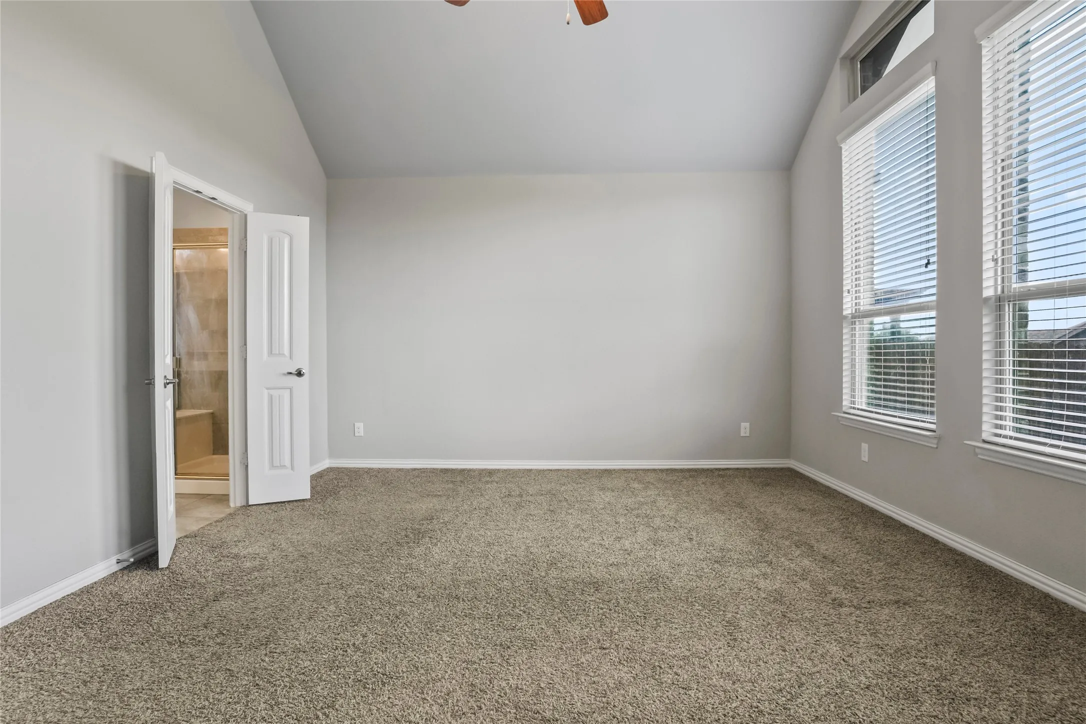 Single Family Residence For Sale in Ellis County , 425 Rossville Drive, Midlothian, Texas 76065, 4 Bedroom, 4 Bathroom, 2 Garage spaces, 3,205 Sqft, built in 2017, mls#21387187, Real Estate Agent in Midlothian, Homes For Sale in Ellis county, Homes For Sale in Midlothian, Realtor in Midlothian Texas, Real Estate Brokerage Independent Realty Texas, Luminita Cordes Realtor