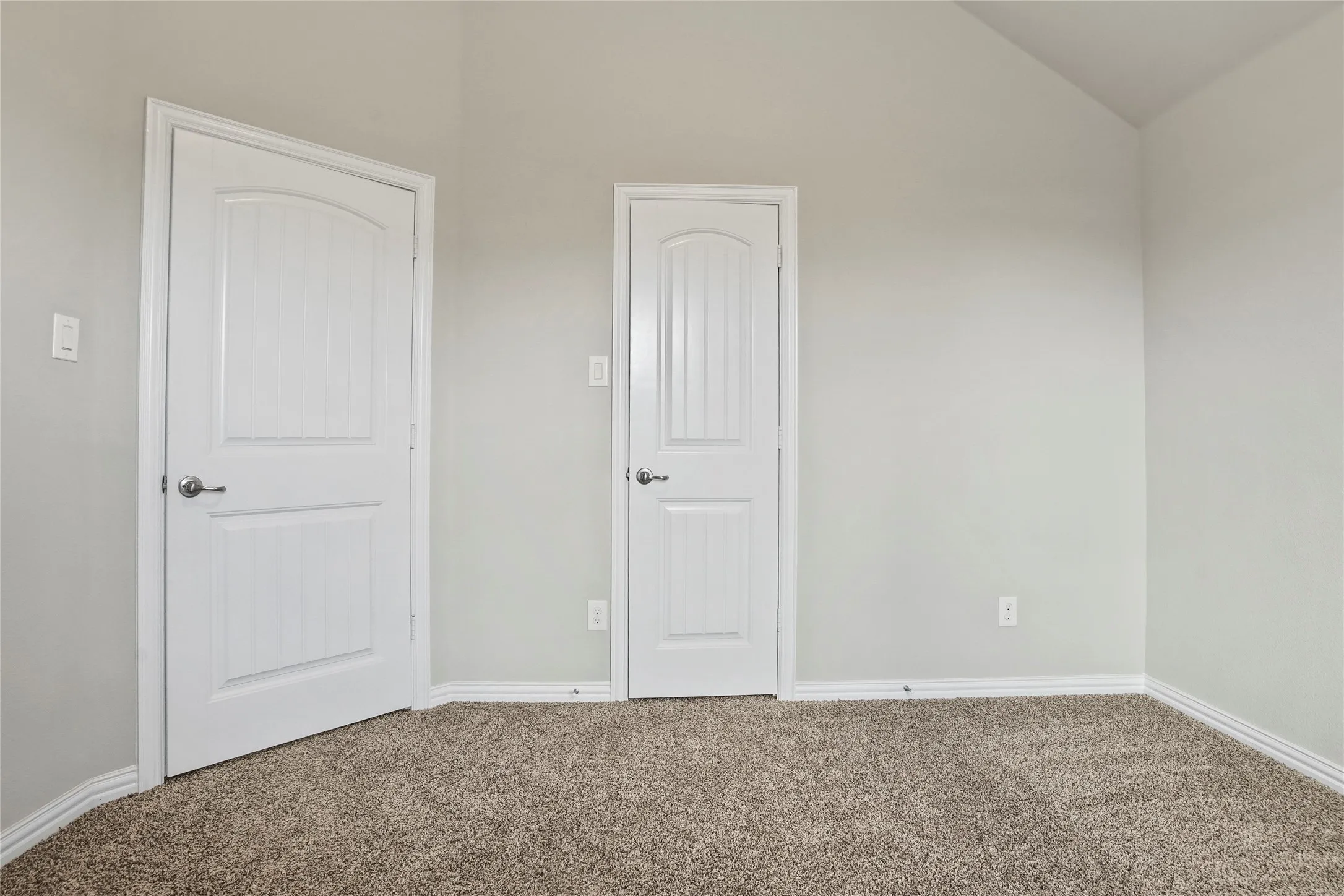 Single Family Residence For Sale in Ellis County , 425 Rossville Drive, Midlothian, Texas 76065, 4 Bedroom, 4 Bathroom, 2 Garage spaces, 3,205 Sqft, built in 2017, mls#21387187, Real Estate Agent in Midlothian, Homes For Sale in Ellis county, Homes For Sale in Midlothian, Realtor in Midlothian Texas, Real Estate Brokerage Independent Realty Texas, Luminita Cordes Realtor