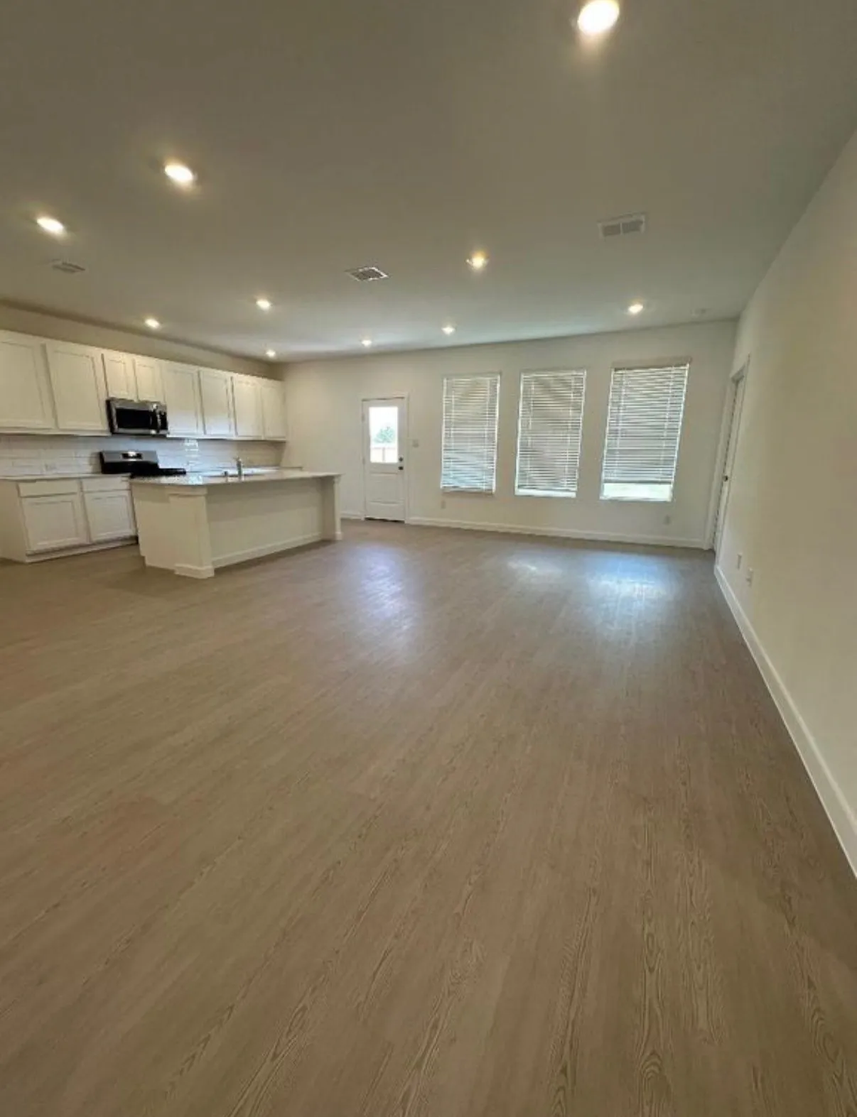 Single Family Residence For Rent in Denton County , 1316 Rockwell Drive, Little Elm, Texas 75068, 4 Bedroom, 2 Bathroom, 2 Garage spaces, 2,083 Sqft, built in 2024, mls#21395227, Real Estate Agent in Little Elm, Homes For Rent in Denton county, Homes For Rent in Little Elm, Realtor in Little Elm Texas, Real Estate Brokerage Independent Realty Texas, Luminita Cordes Realtor