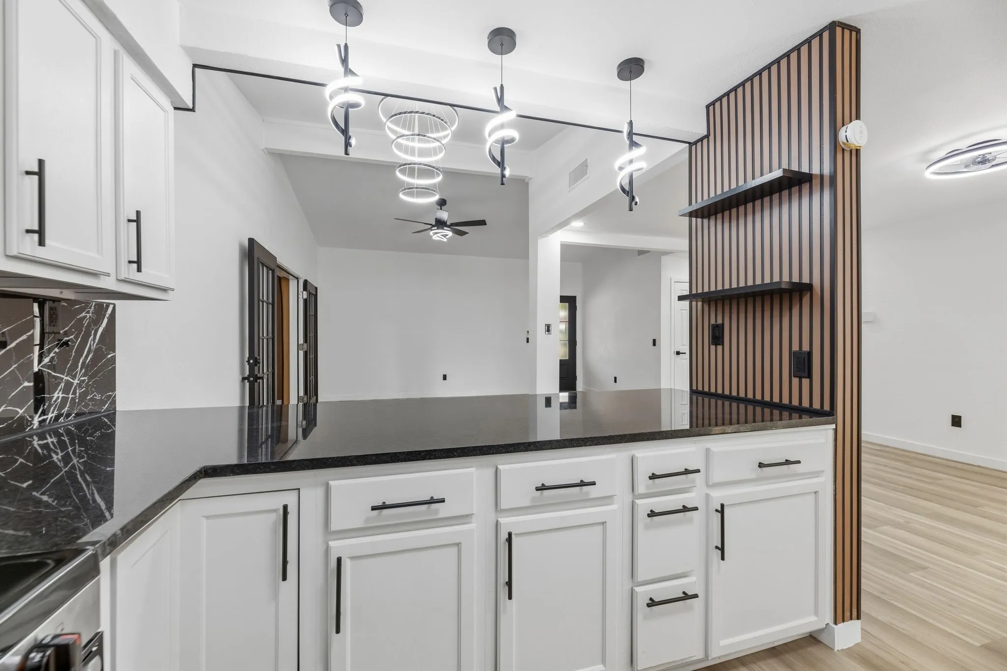 Single Family Residence For Sale in Tarrant County , 1820 Wickersham Drive, Arlington, Texas 76014, 4 Bedroom, 2 Bathroom, 2 Garage spaces, 1,750 Sqft, built in 1977, mls#21395216, Real Estate Agent in Arlington, Homes For Sale in Tarrant county, Homes For Sale in Arlington, Realtor in Arlington Texas, Real Estate Brokerage Independent Realty Texas, Luminita Cordes Realtor
