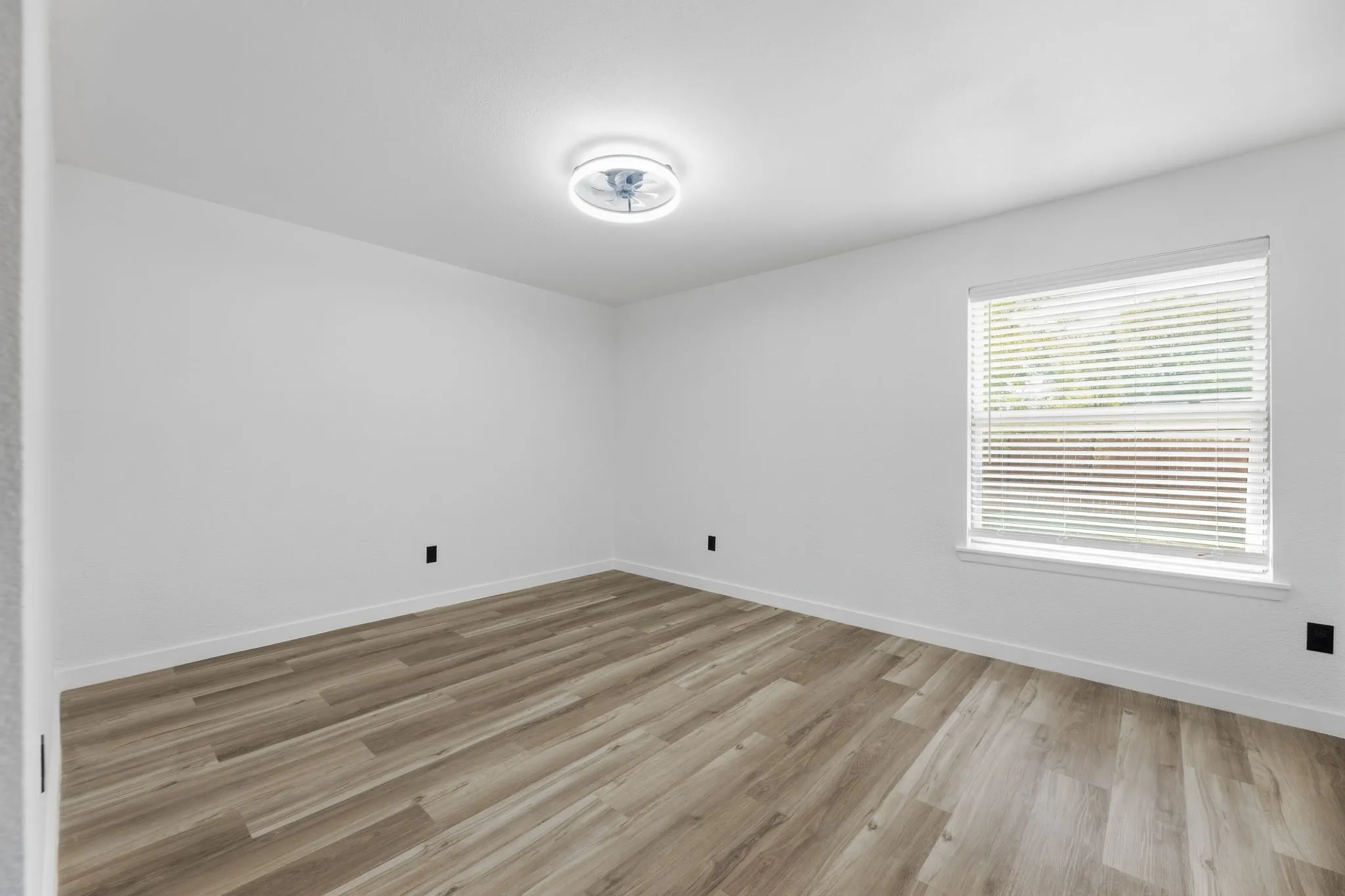 Single Family Residence For Sale in Tarrant County , 1820 Wickersham Drive, Arlington, Texas 76014, 4 Bedroom, 2 Bathroom, 2 Garage spaces, 1,750 Sqft, built in 1977, mls#21395216, Real Estate Agent in Arlington, Homes For Sale in Tarrant county, Homes For Sale in Arlington, Realtor in Arlington Texas, Real Estate Brokerage Independent Realty Texas, Luminita Cordes Realtor