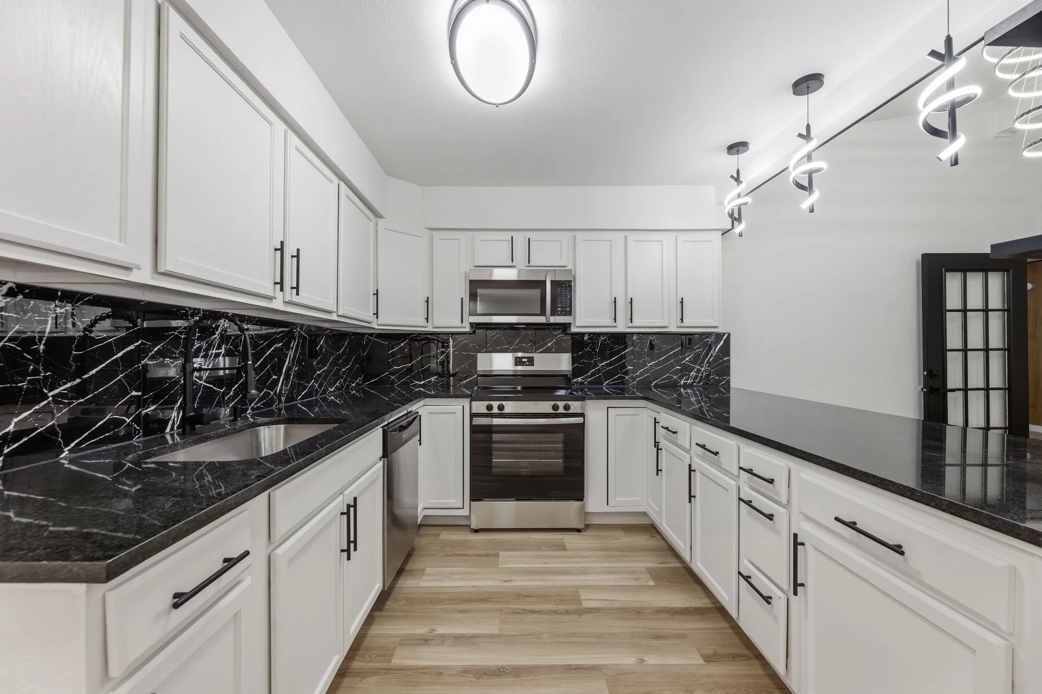 Single Family Residence For Sale in Tarrant County , 1820 Wickersham Drive, Arlington, Texas 76014, 4 Bedroom, 2 Bathroom, 2 Garage spaces, 1,750 Sqft, built in 1977, mls#21395216, Real Estate Agent in Arlington, Homes For Sale in Tarrant county, Homes For Sale in Arlington, Realtor in Arlington Texas, Real Estate Brokerage Independent Realty Texas, Luminita Cordes Realtor
