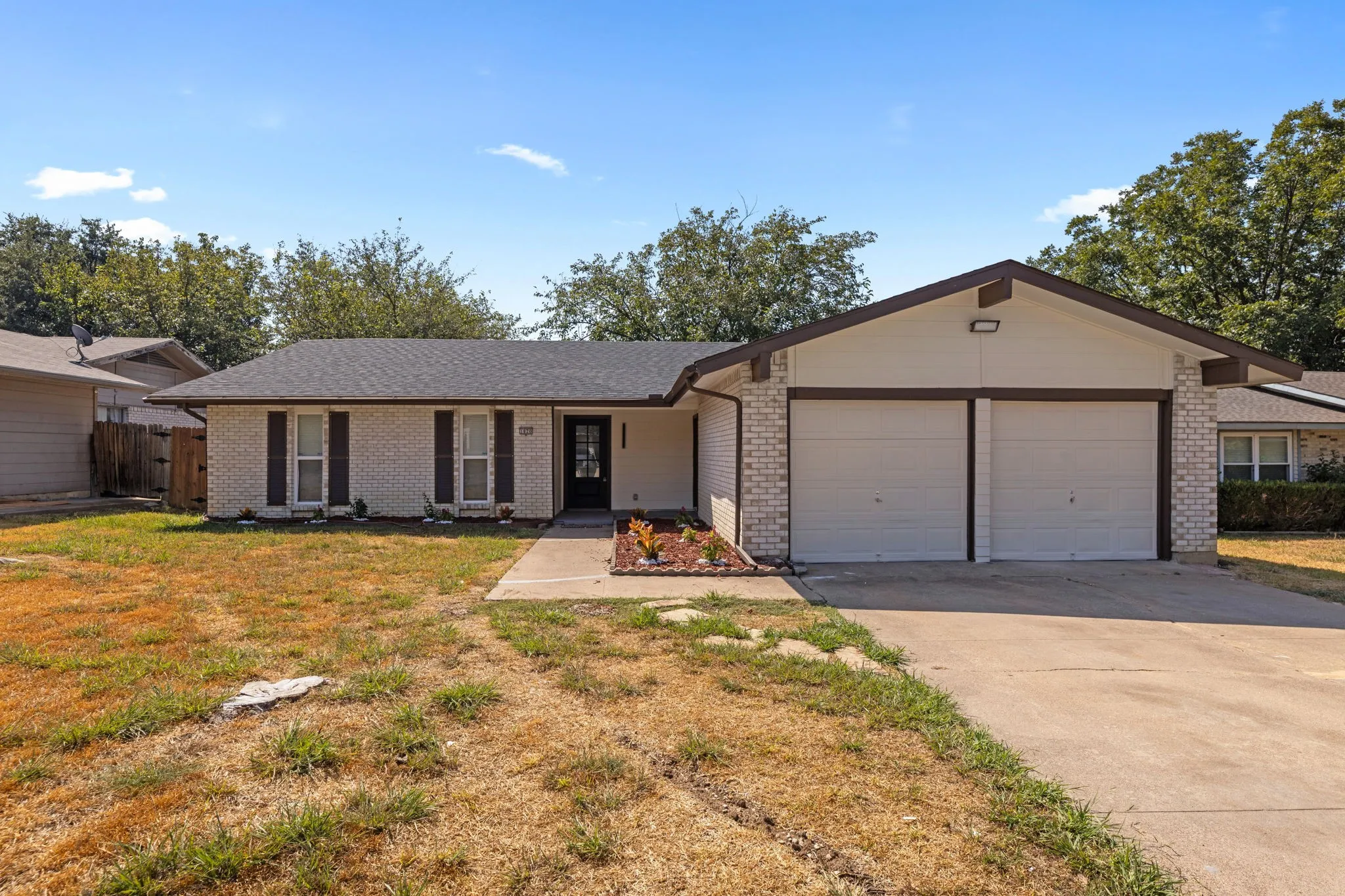 Single Family Residence For Sale in Tarrant County , 1820 Wickersham Drive, Arlington, Texas 76014, 4 Bedroom, 2 Bathroom, 2 Garage spaces, 1,750 Sqft, built in 1977, mls#21395216, Real Estate Agent in Arlington, Homes For Sale in Tarrant county, Homes For Sale in Arlington, Realtor in Arlington Texas, Real Estate Brokerage Independent Realty Texas, Luminita Cordes Realtor