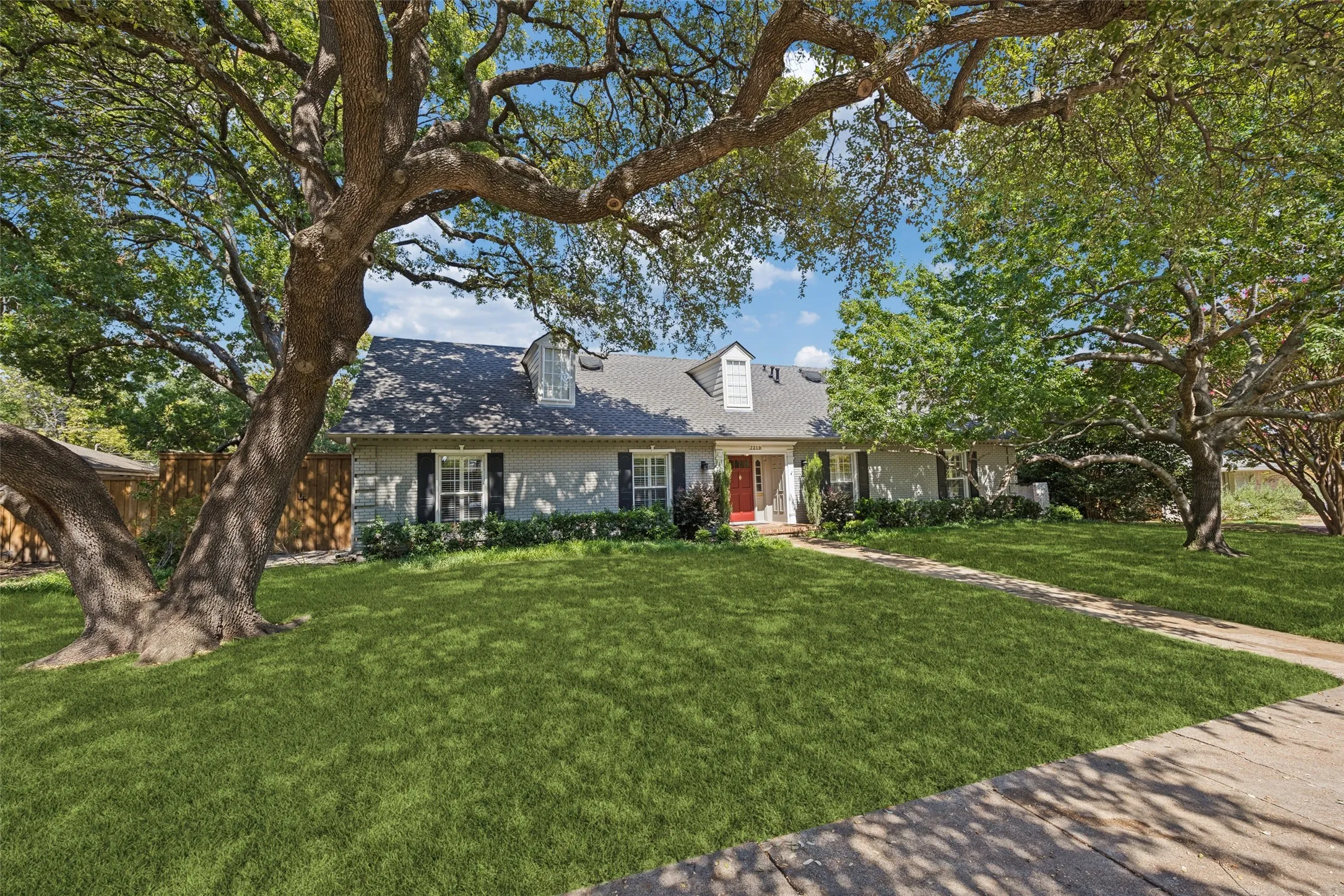 Single Family Residence For Sale in Dallas County , 7219 Stonetrail Drive, Dallas, Texas 75230, 5 Bedroom, 4 Bathroom, 2 Garage spaces, 3,379 Sqft, built in 1966, mls#21391779, Real Estate Agent in Dallas, Homes For Sale in Dallas county, Homes For Sale in Dallas, Realtor in Dallas Texas, Real Estate Brokerage Independent Realty Texas, Luminita Cordes Realtor