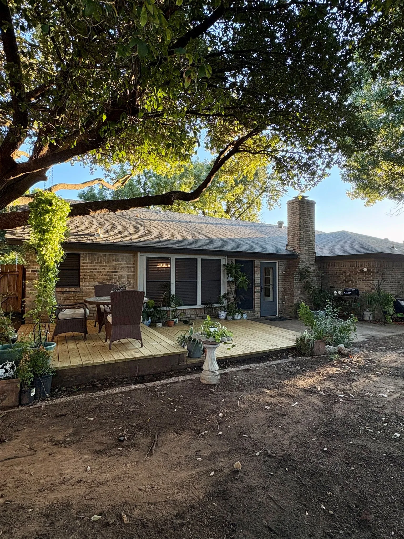 Single Family Residence For Sale in Tarrant County , 917 Clear View Drive, Bedford, Texas 76021, 4 Bedroom, 2 Bathroom, 2 Garage spaces, 1,790 Sqft, built in 1978, mls#21395229, Real Estate Agent in Bedford, Homes For Sale in Tarrant county, Homes For Sale in Bedford, Realtor in Bedford Texas, Real Estate Brokerage Independent Realty Texas, Luminita Cordes Realtor