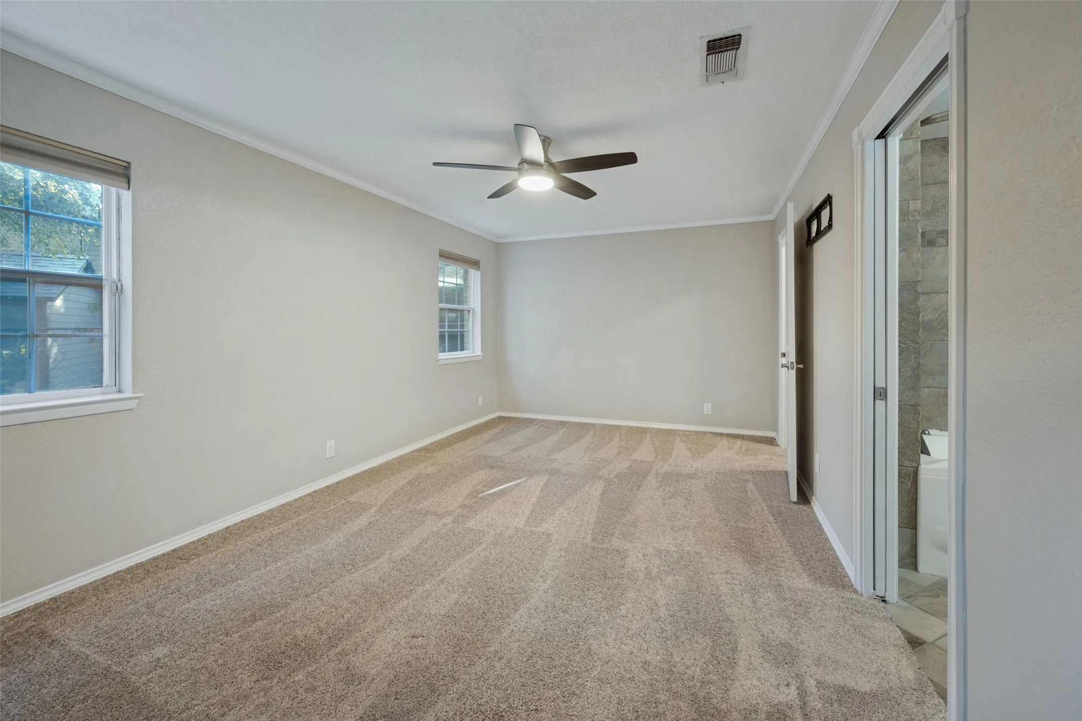 Single Family Residence For Sale in Tarrant County , 2821 Buffalo Court, Arlington, Texas 76013, 4 Bedroom, 2 Bathroom, 2 Garage spaces, 2,290 Sqft, built in 1968, mls#21394845, Real Estate Agent in Arlington, Homes For Sale in Tarrant county, Homes For Sale in Arlington, Realtor in Arlington Texas, Real Estate Brokerage Independent Realty Texas, Luminita Cordes Realtor