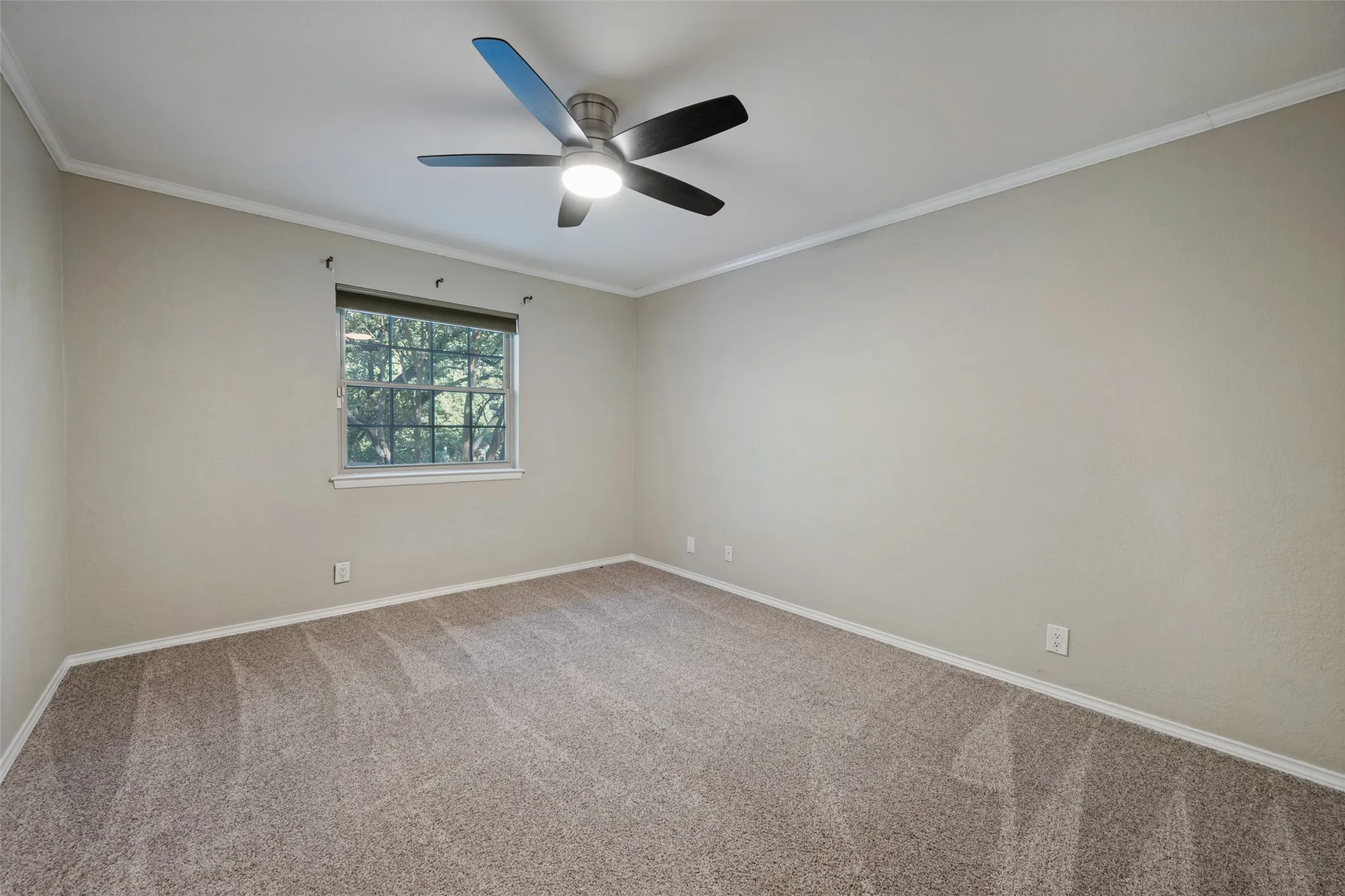 Single Family Residence For Sale in Tarrant County , 2821 Buffalo Court, Arlington, Texas 76013, 4 Bedroom, 2 Bathroom, 2 Garage spaces, 2,290 Sqft, built in 1968, mls#21394845, Real Estate Agent in Arlington, Homes For Sale in Tarrant county, Homes For Sale in Arlington, Realtor in Arlington Texas, Real Estate Brokerage Independent Realty Texas, Luminita Cordes Realtor