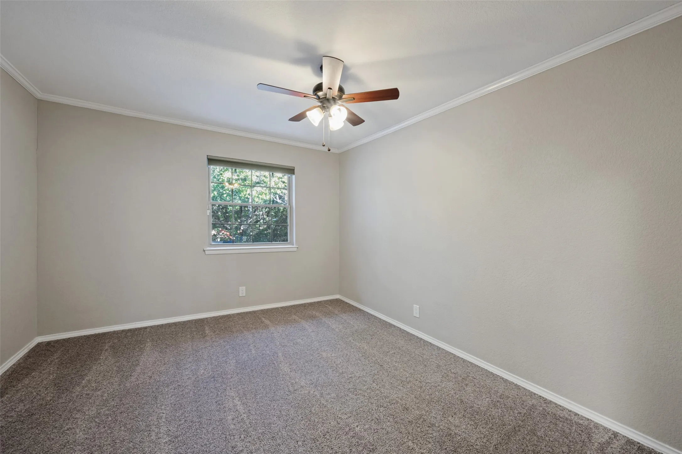 Single Family Residence For Sale in Tarrant County , 2821 Buffalo Court, Arlington, Texas 76013, 4 Bedroom, 2 Bathroom, 2 Garage spaces, 2,290 Sqft, built in 1968, mls#21394845, Real Estate Agent in Arlington, Homes For Sale in Tarrant county, Homes For Sale in Arlington, Realtor in Arlington Texas, Real Estate Brokerage Independent Realty Texas, Luminita Cordes Realtor