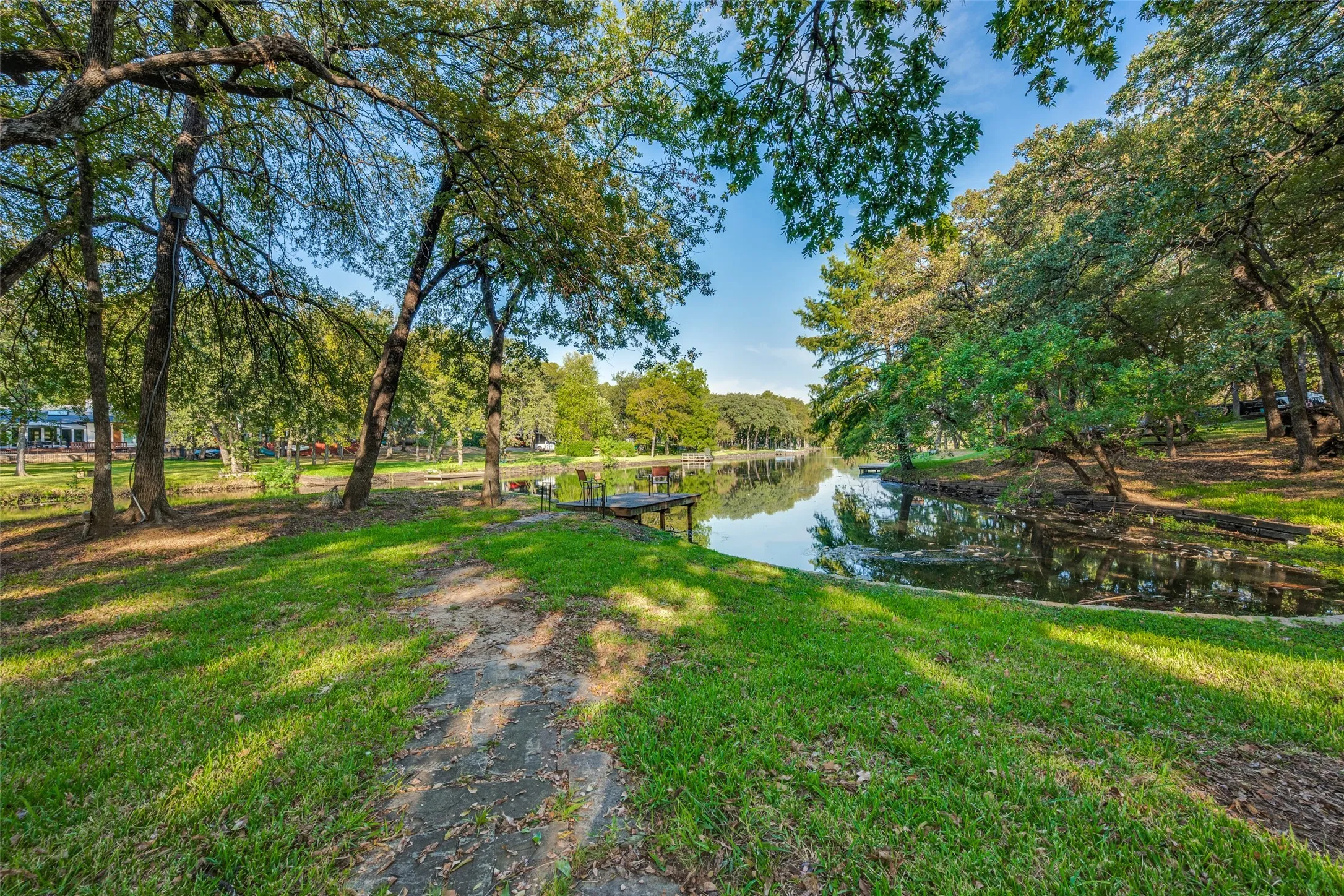 Single Family Residence For Sale in Tarrant County , 2821 Buffalo Court, Arlington, Texas 76013, 4 Bedroom, 2 Bathroom, 2 Garage spaces, 2,290 Sqft, built in 1968, mls#21394845, Real Estate Agent in Arlington, Homes For Sale in Tarrant county, Homes For Sale in Arlington, Realtor in Arlington Texas, Real Estate Brokerage Independent Realty Texas, Luminita Cordes Realtor