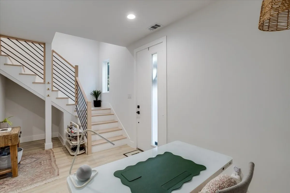 Condominium For Sale in Dallas County , 2038 N Prairie Avenue 104, Dallas, Texas 75204, 2 Bedroom, 3 Bathroom, 2 Garage spaces, 1,582 Sqft, built in 2021, mls#21387258, Real Estate Agent in Dallas, Homes For Sale in Dallas county, Homes For Sale in Dallas, Realtor in Dallas Texas, Real Estate Brokerage Independent Realty Texas, Luminita Cordes Realtor