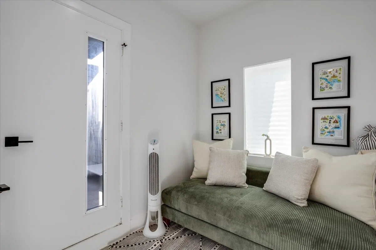 Condominium For Sale in Dallas County , 2038 N Prairie Avenue 104, Dallas, Texas 75204, 2 Bedroom, 3 Bathroom, 2 Garage spaces, 1,582 Sqft, built in 2021, mls#21387258, Real Estate Agent in Dallas, Homes For Sale in Dallas county, Homes For Sale in Dallas, Realtor in Dallas Texas, Real Estate Brokerage Independent Realty Texas, Luminita Cordes Realtor