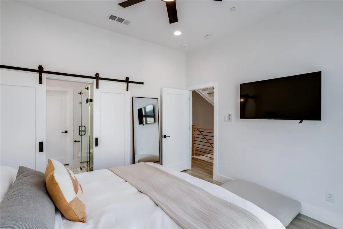 Condominium For Sale in Dallas County , 2038 N Prairie Avenue 104, Dallas, Texas 75204, 2 Bedroom, 3 Bathroom, 2 Garage spaces, 1,582 Sqft, built in 2021, mls#21387258, Real Estate Agent in Dallas, Homes For Sale in Dallas county, Homes For Sale in Dallas, Realtor in Dallas Texas, Real Estate Brokerage Independent Realty Texas, Luminita Cordes Realtor